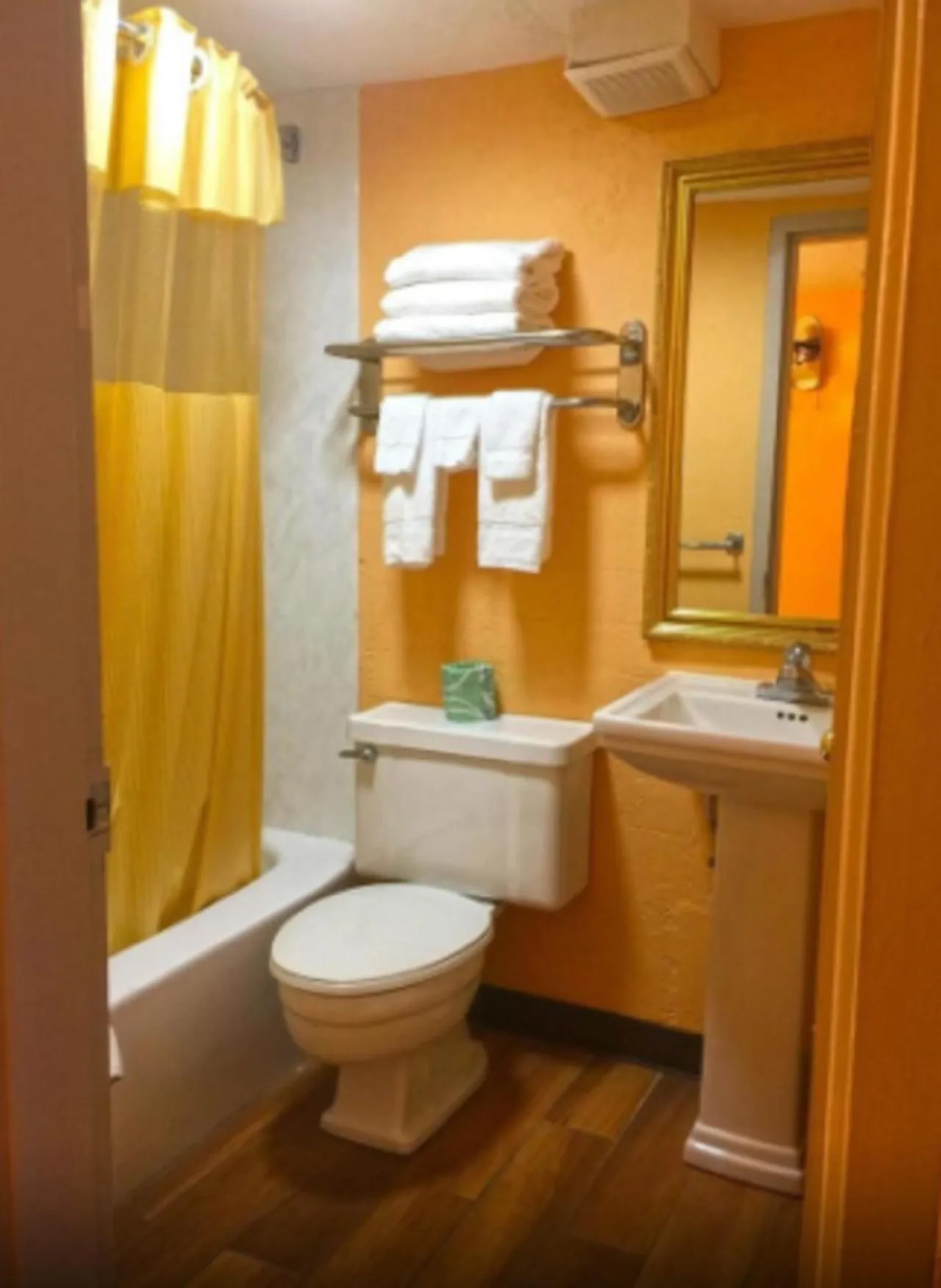 Bathroom in Americas Best Value Inn Pottstown