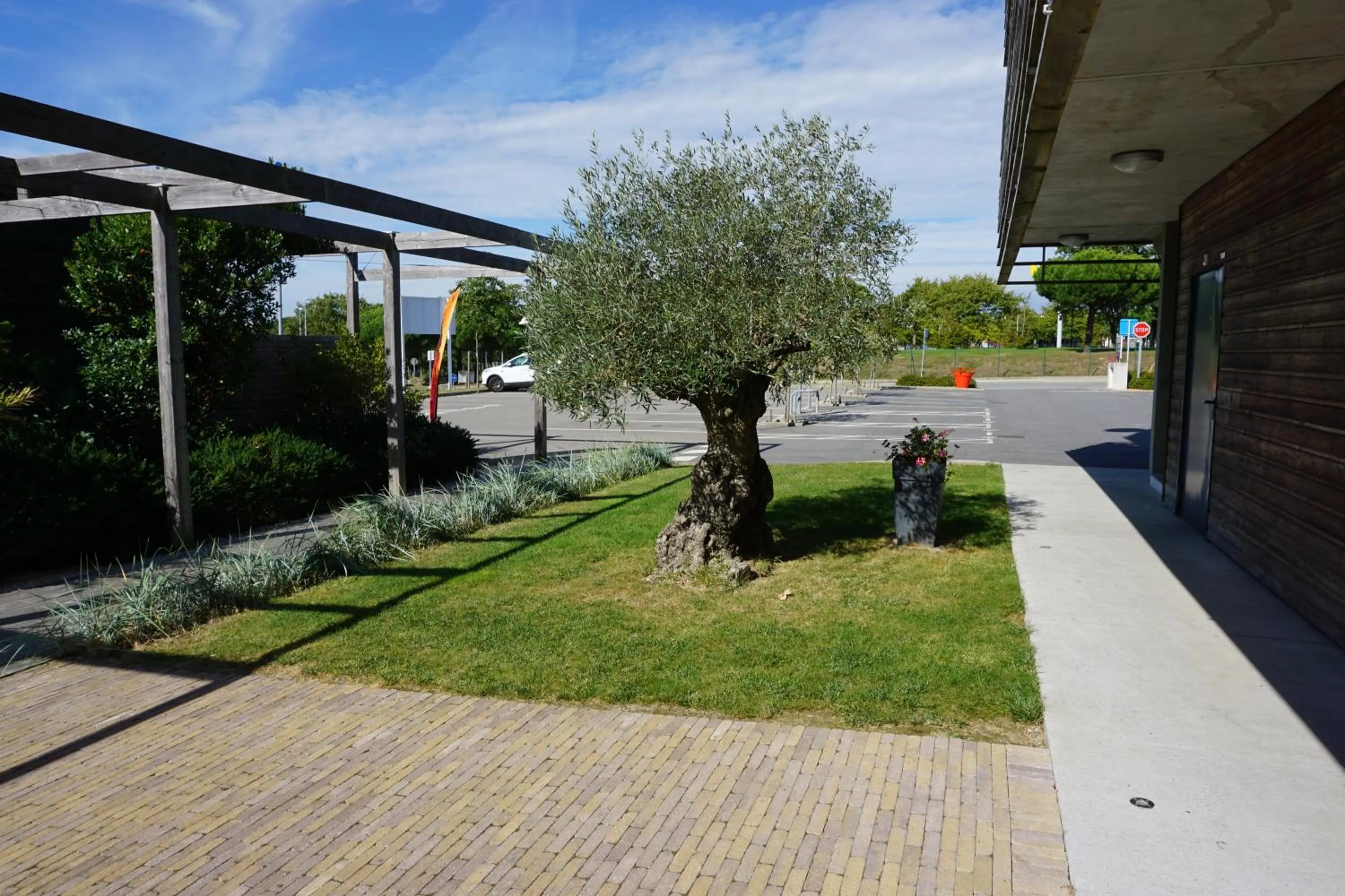 Facade/entrance in Hôtel Anaïade, The Originals City, Saint-Nazaire Pornichet