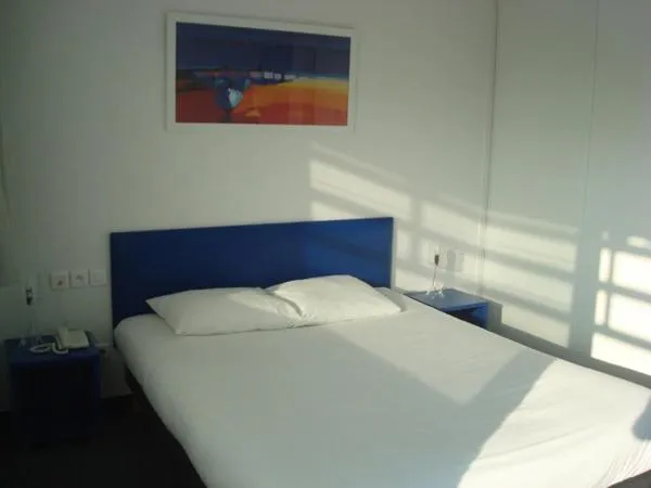 Bedroom, Bed in Hôtel Anaïade, The Originals City, Saint-Nazaire Pornichet