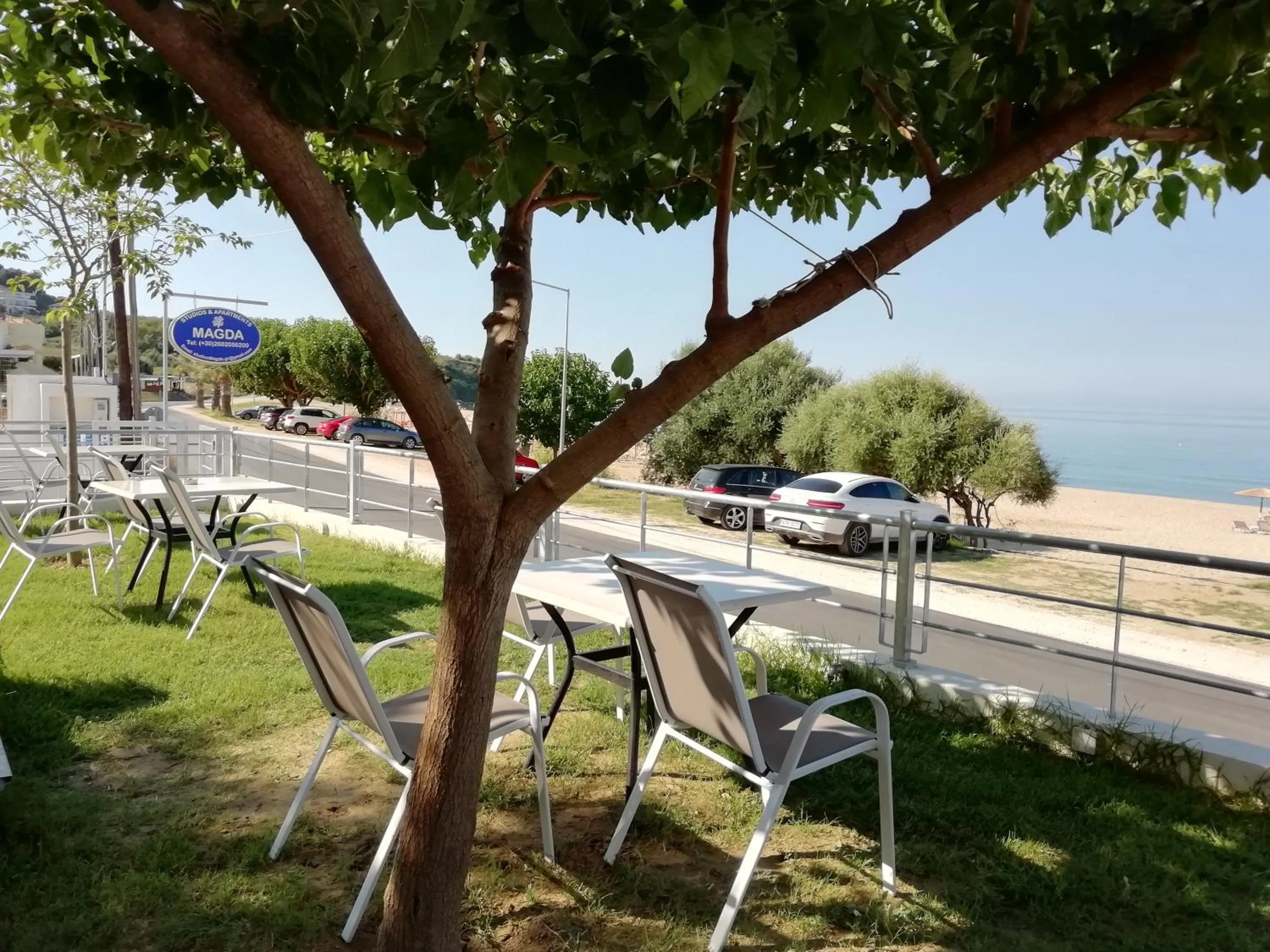 Restaurant/places to eat in Studios Magda