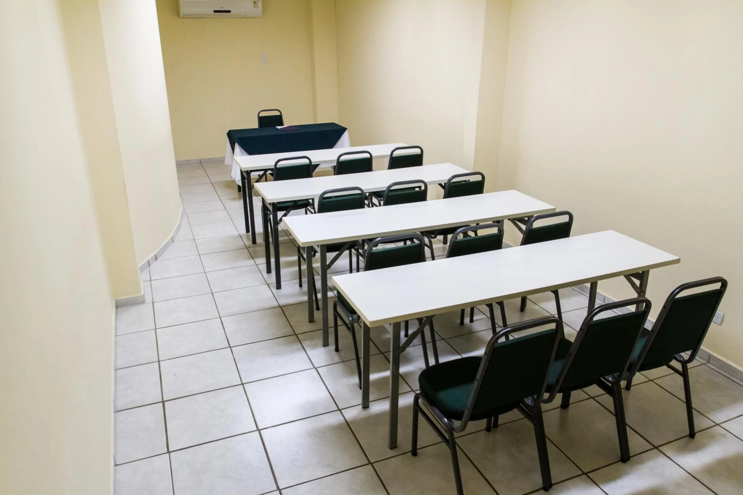 Business facilities in Harbor Buriti Hotel