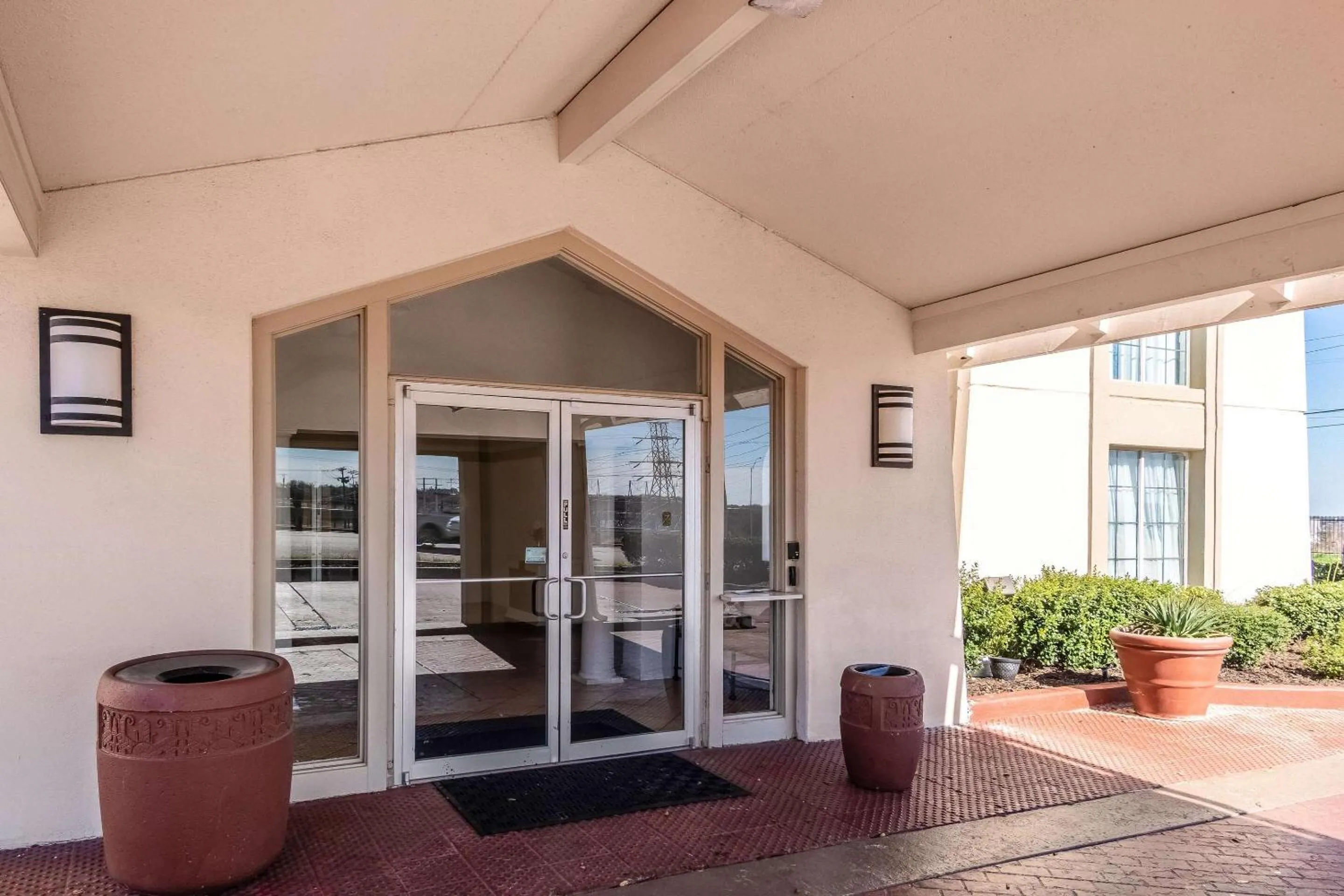 Property building in Studio 6-Fort Worth, TX - West Medical Center