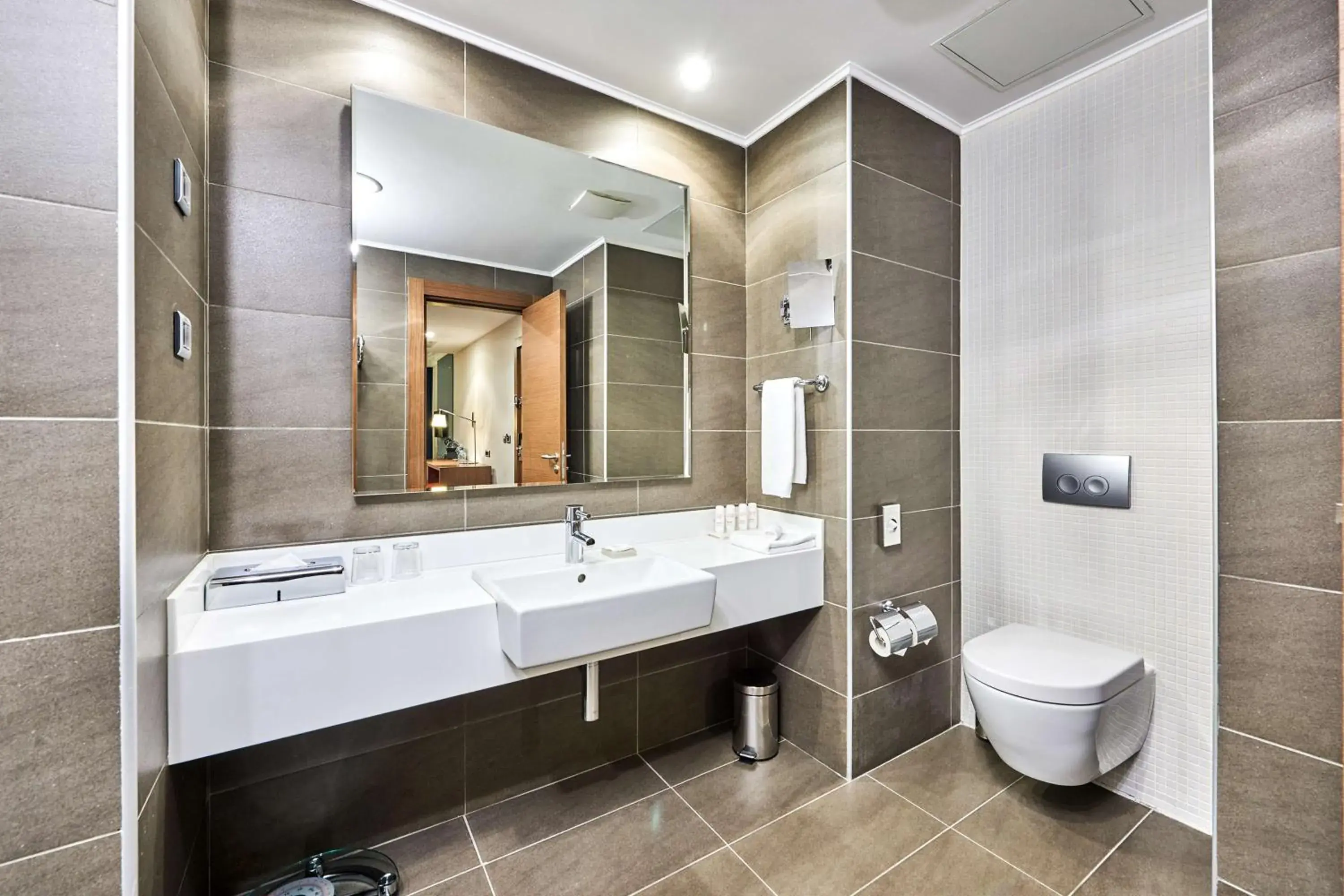 Junior Suite in Radisson Blu Hotel, Kyiv Podil City Centre Junior Suite in Radisson Blu Hotel, Kyiv Podil City Centre