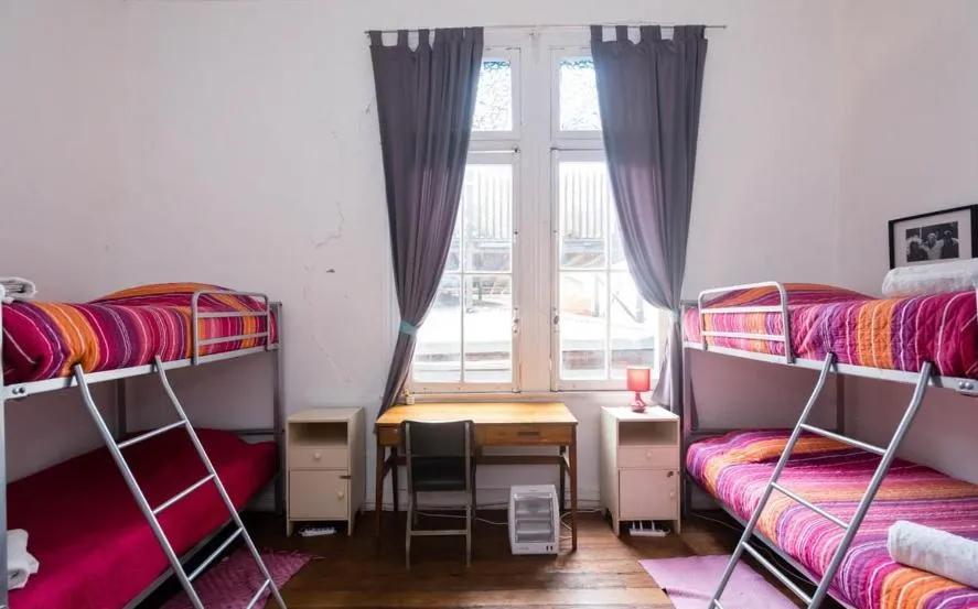 Bed in Casa Volante Hostal