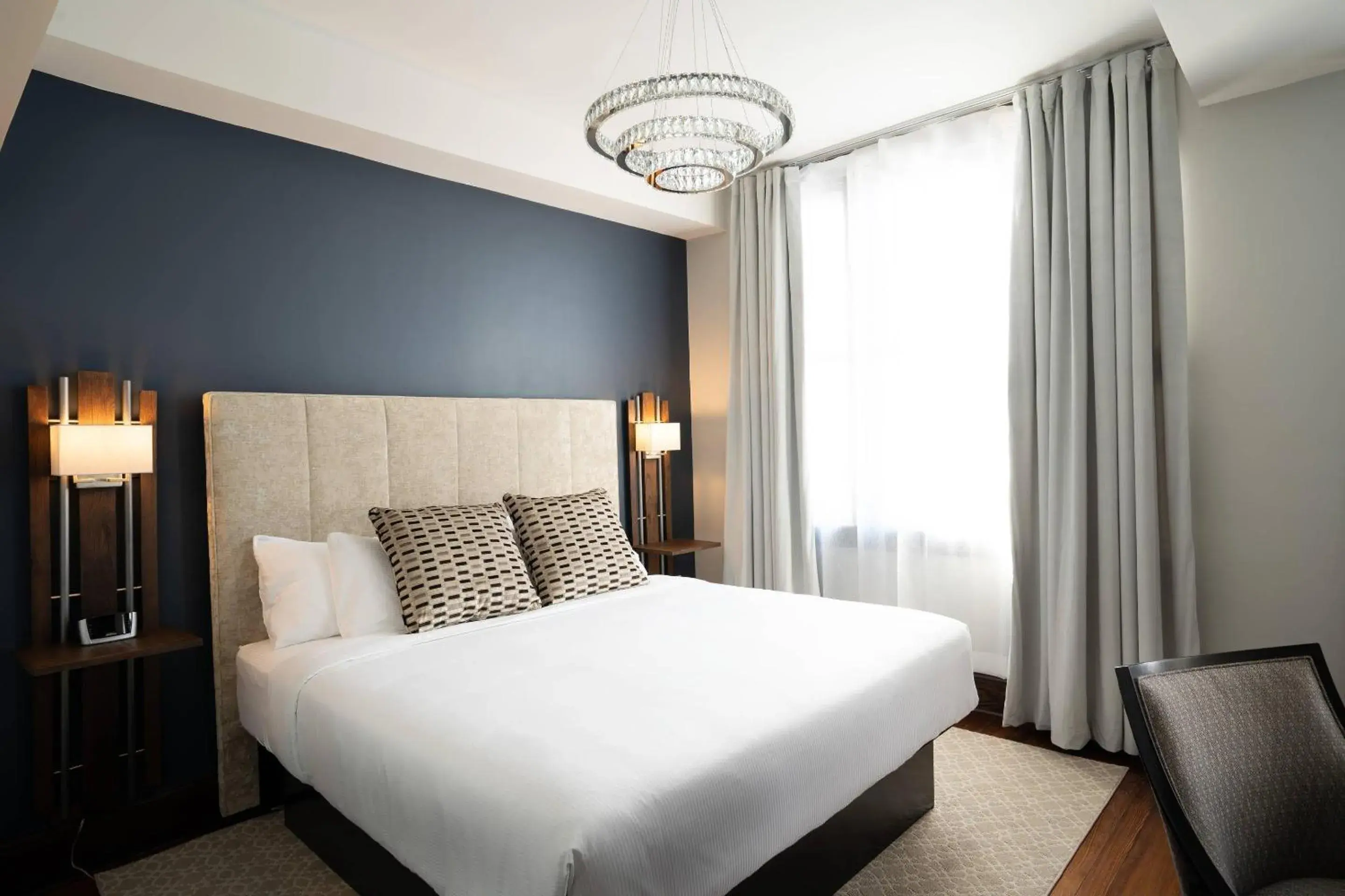 King Room - Non-Smoking in The Esquire Hotel Downtown Gastonia, an Ascend Collection Hotel King Room - Non-Smoking in The Esquire Hotel Downtown Gastonia, an Ascend Collection Hotel