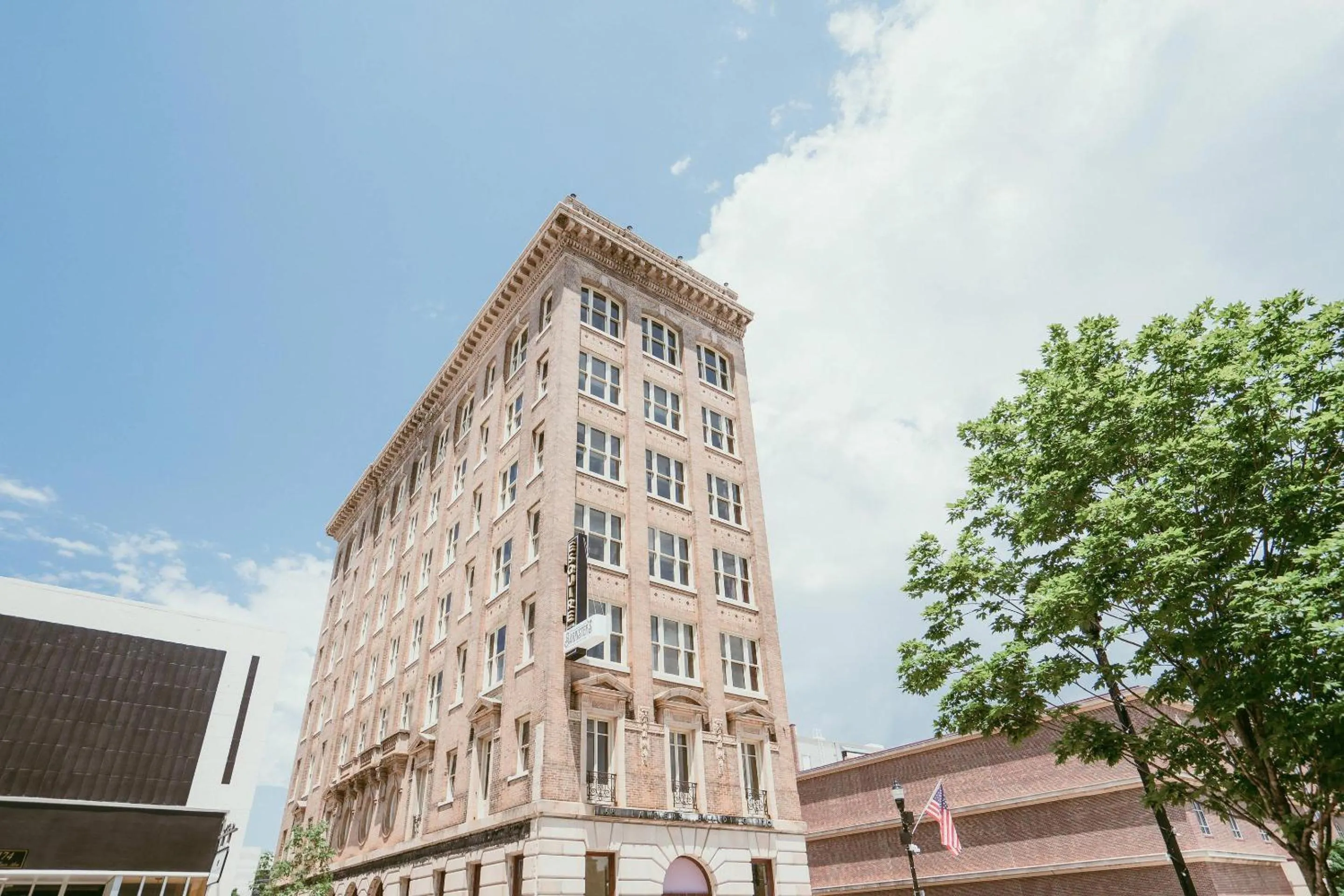 Property building in The Esquire Hotel Downtown Gastonia, an Ascend Collection Hotel