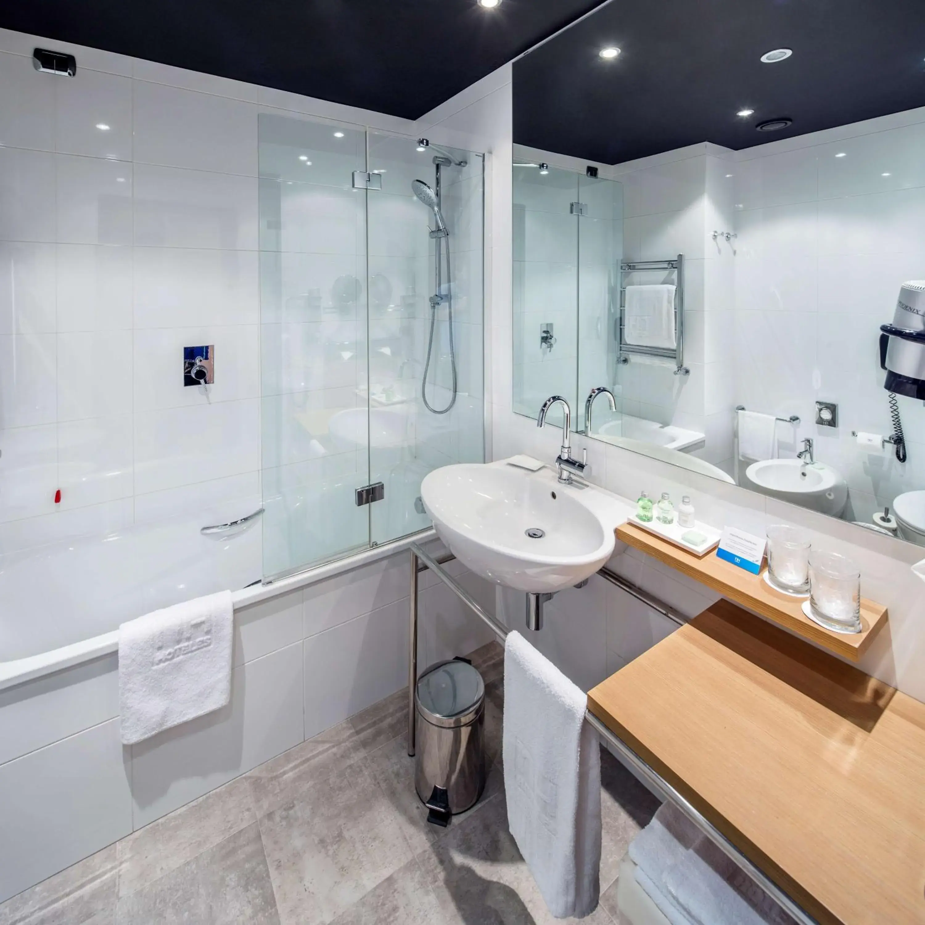 Superior Double or Twin Room in NH Milano Fiera Superior Double or Twin Room in NH Milano Fiera