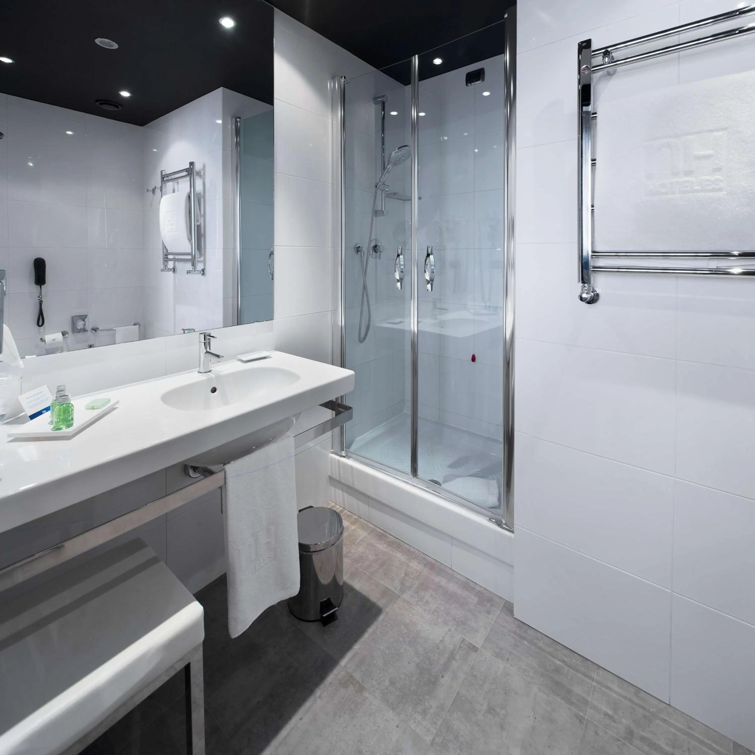 Bathroom in NH Milano Fiera