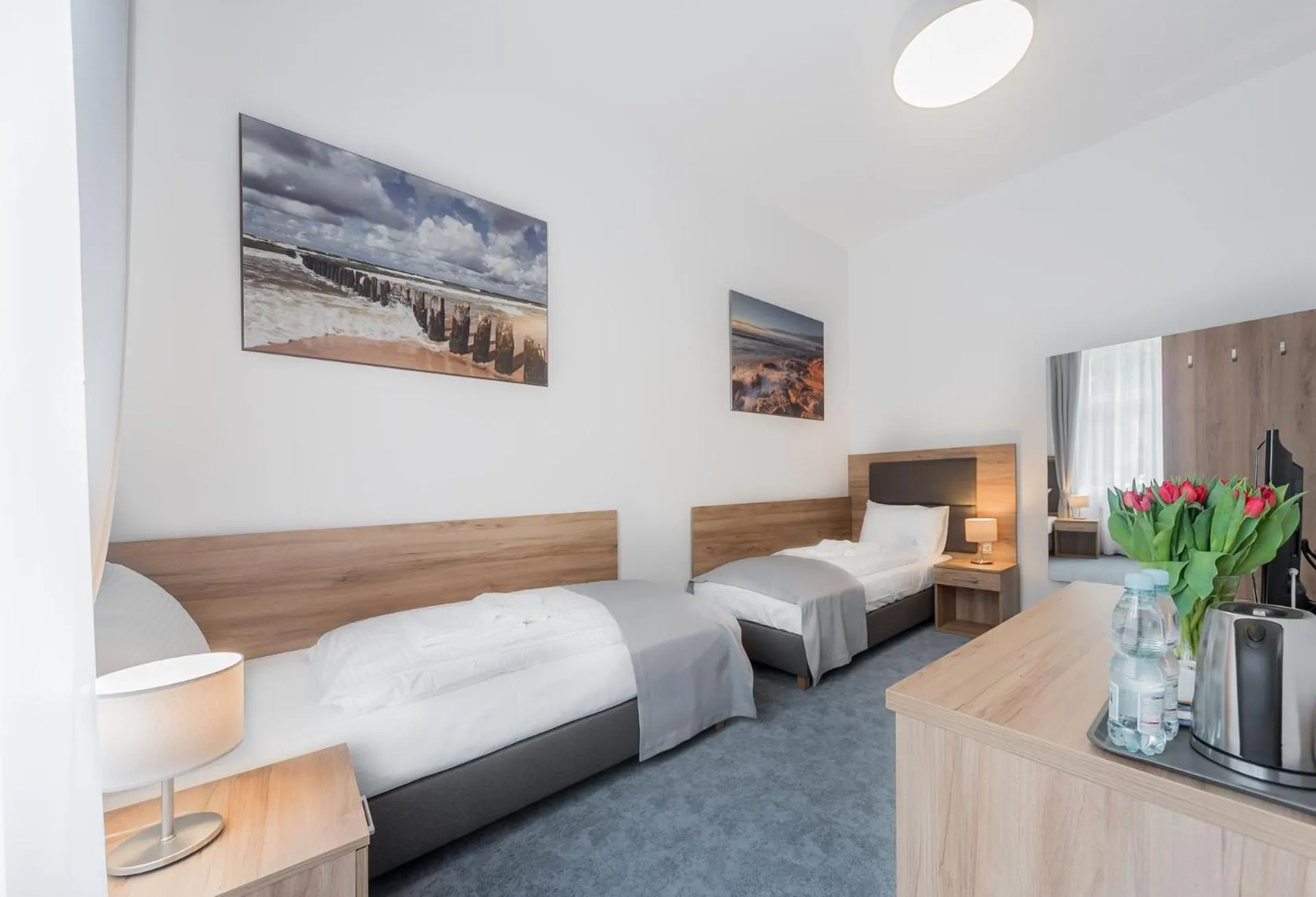 Photo of the whole room, Bed in Harmony House