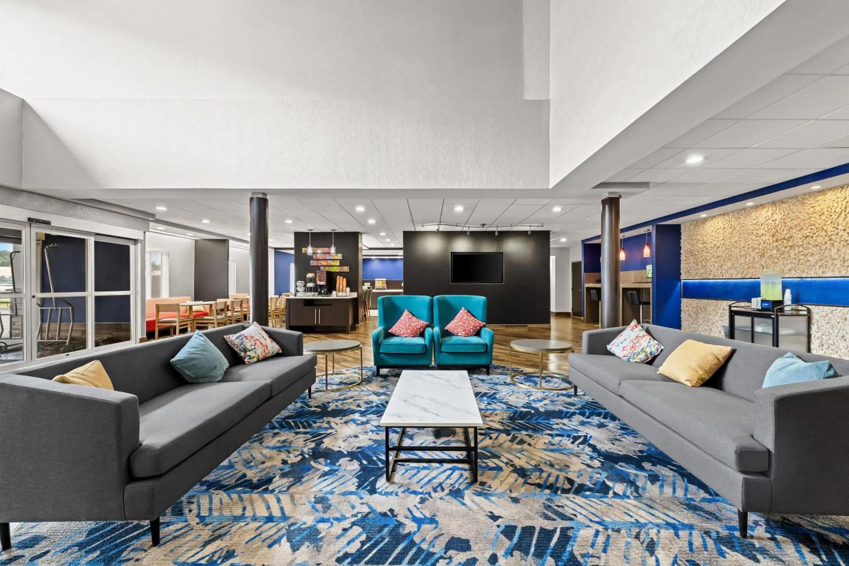 Lobby or reception in Comfort Suites Columbia at Harbison