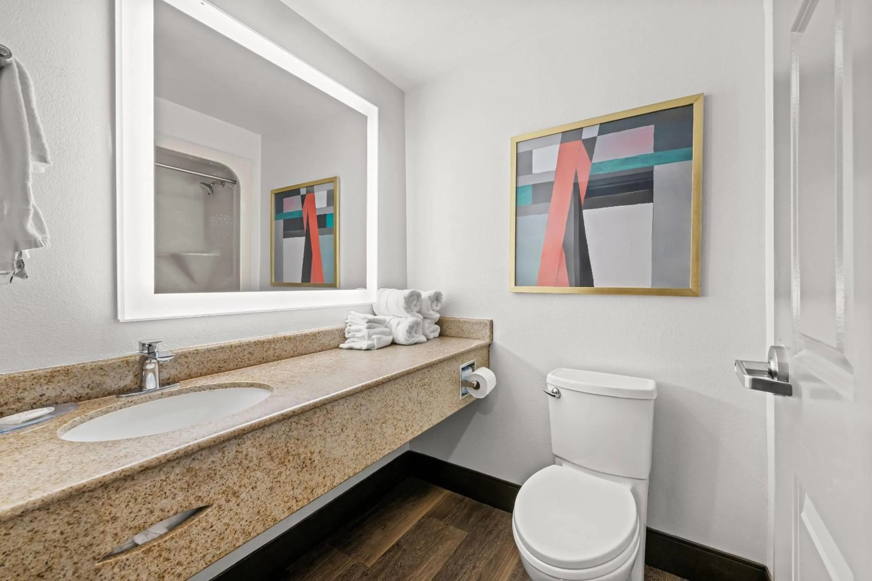 Bedroom in Comfort Suites Columbia at Harbison