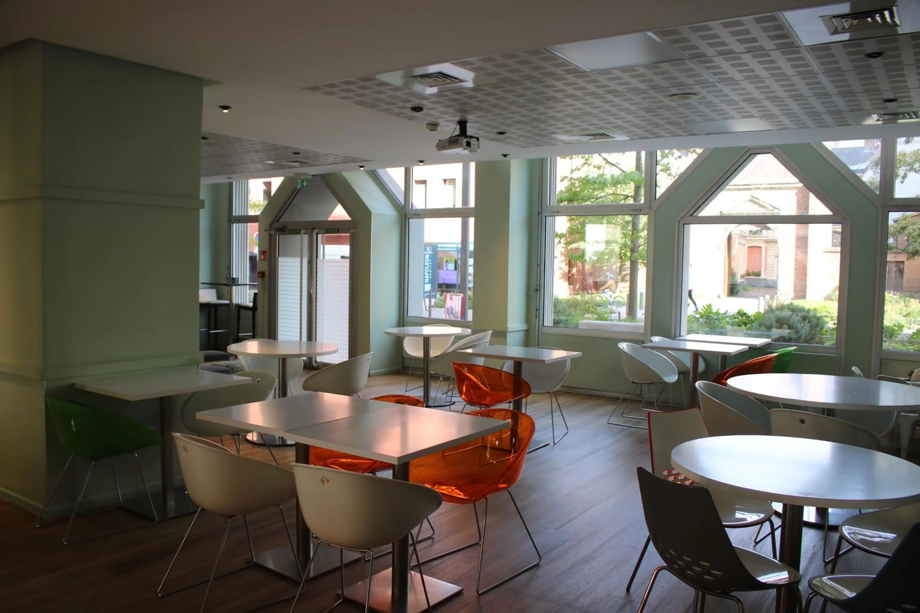 Breakfast in ibis Styles Lille Centre Gare Beffroi