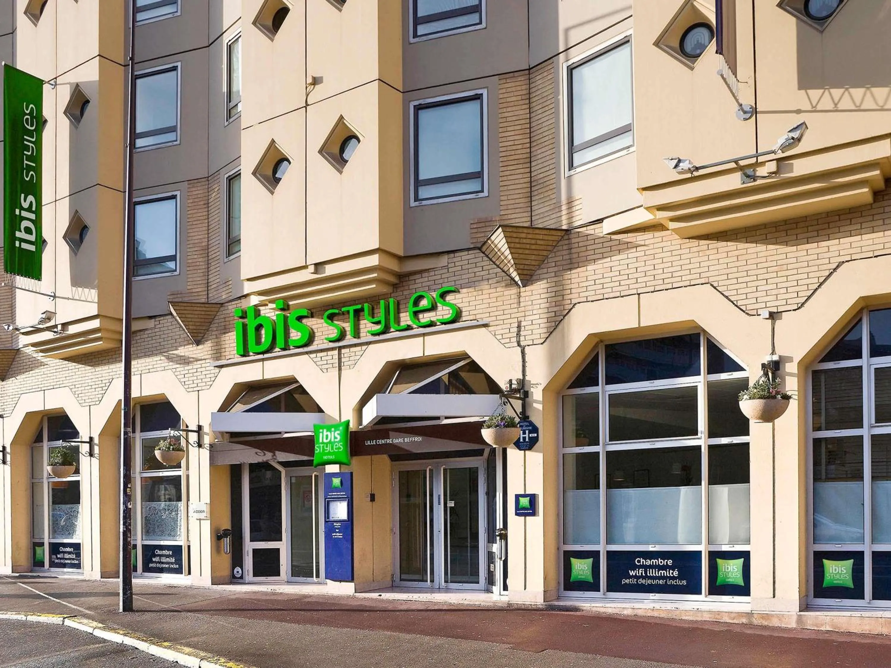 Property building in ibis Styles Lille Centre Gare Beffroi