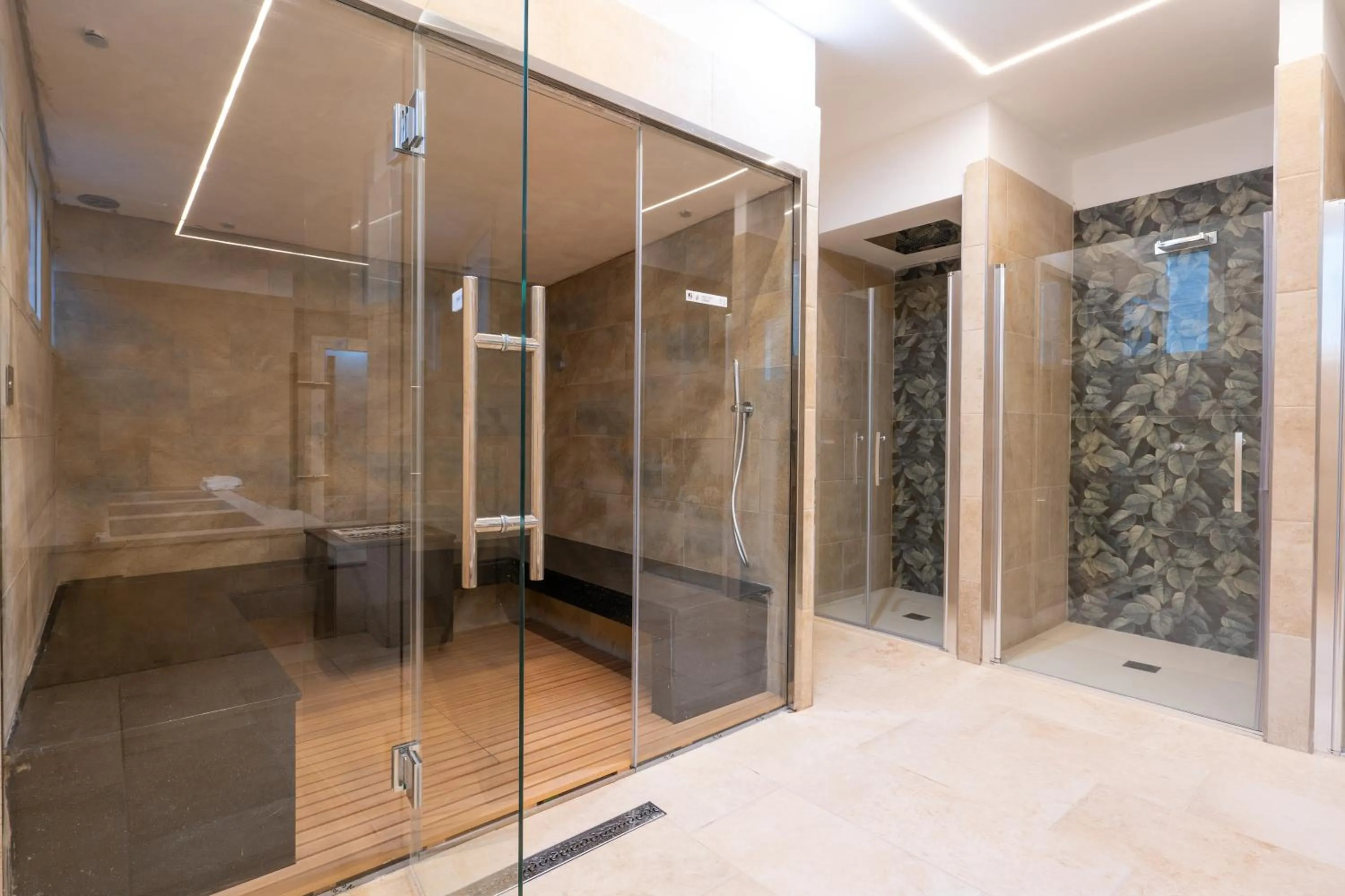 Shower in Horizon Hotel Badesi