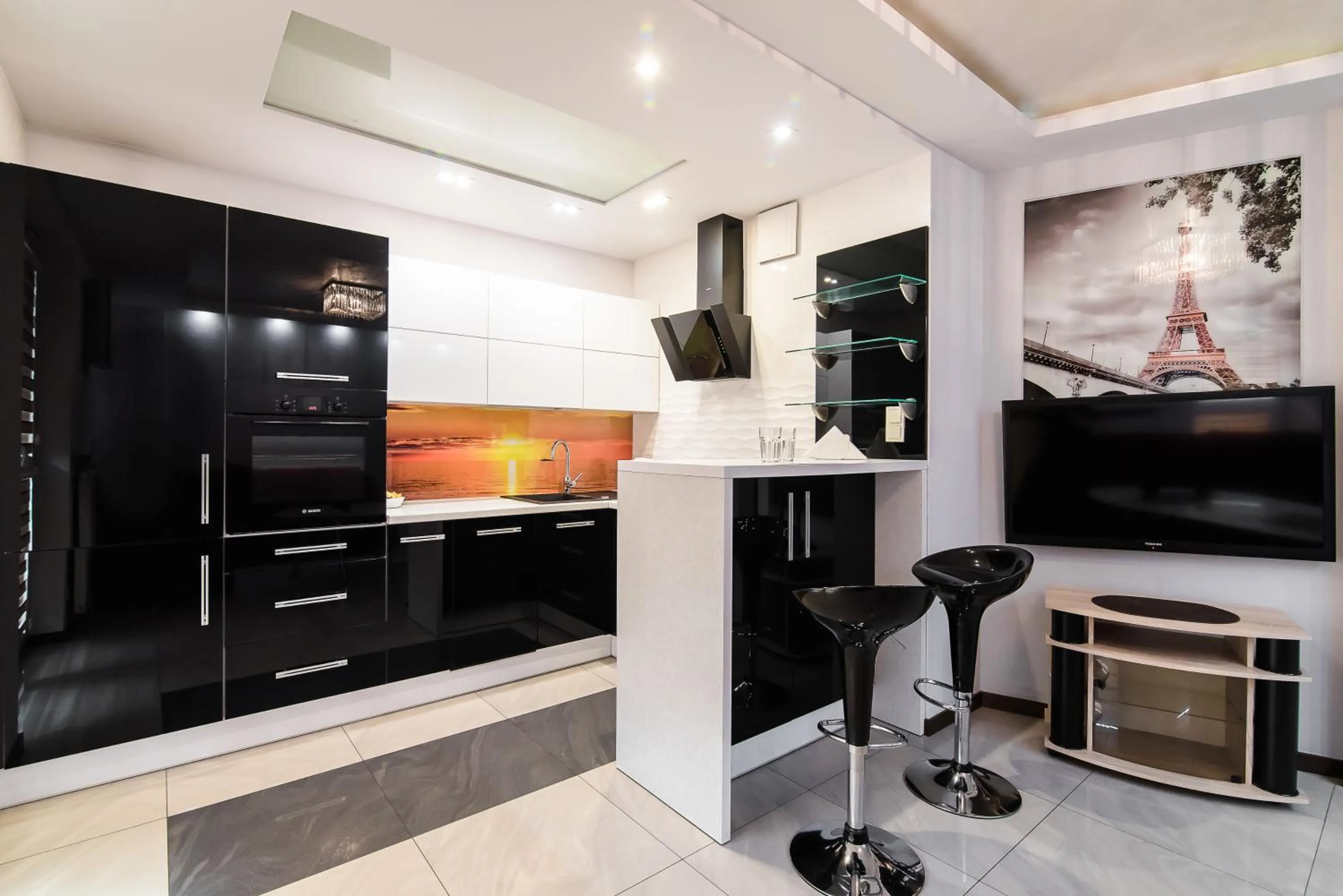 Kitchen or kitchenette, Kitchen/Kitchenette in NotaBene Wola Apartment