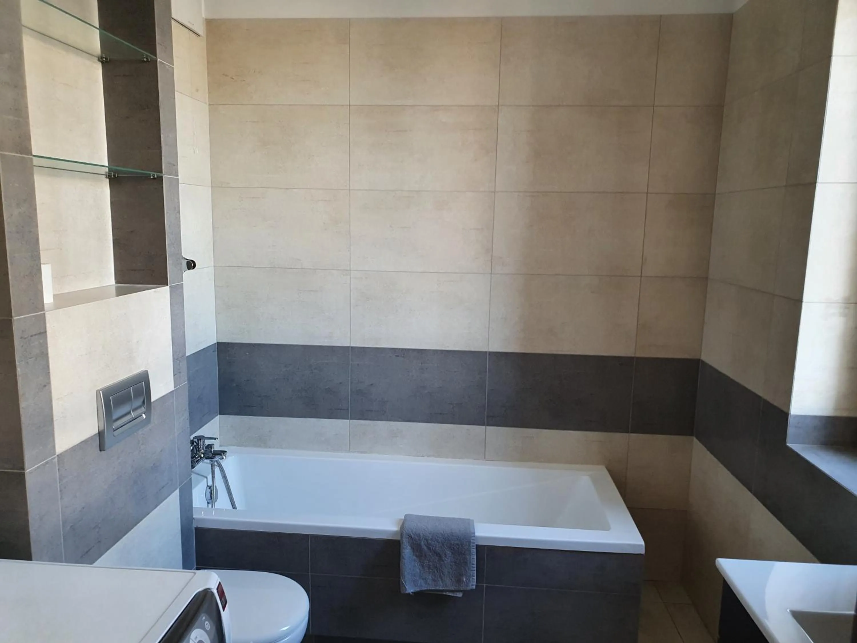 Bathroom in NotaBene Wola Apartment