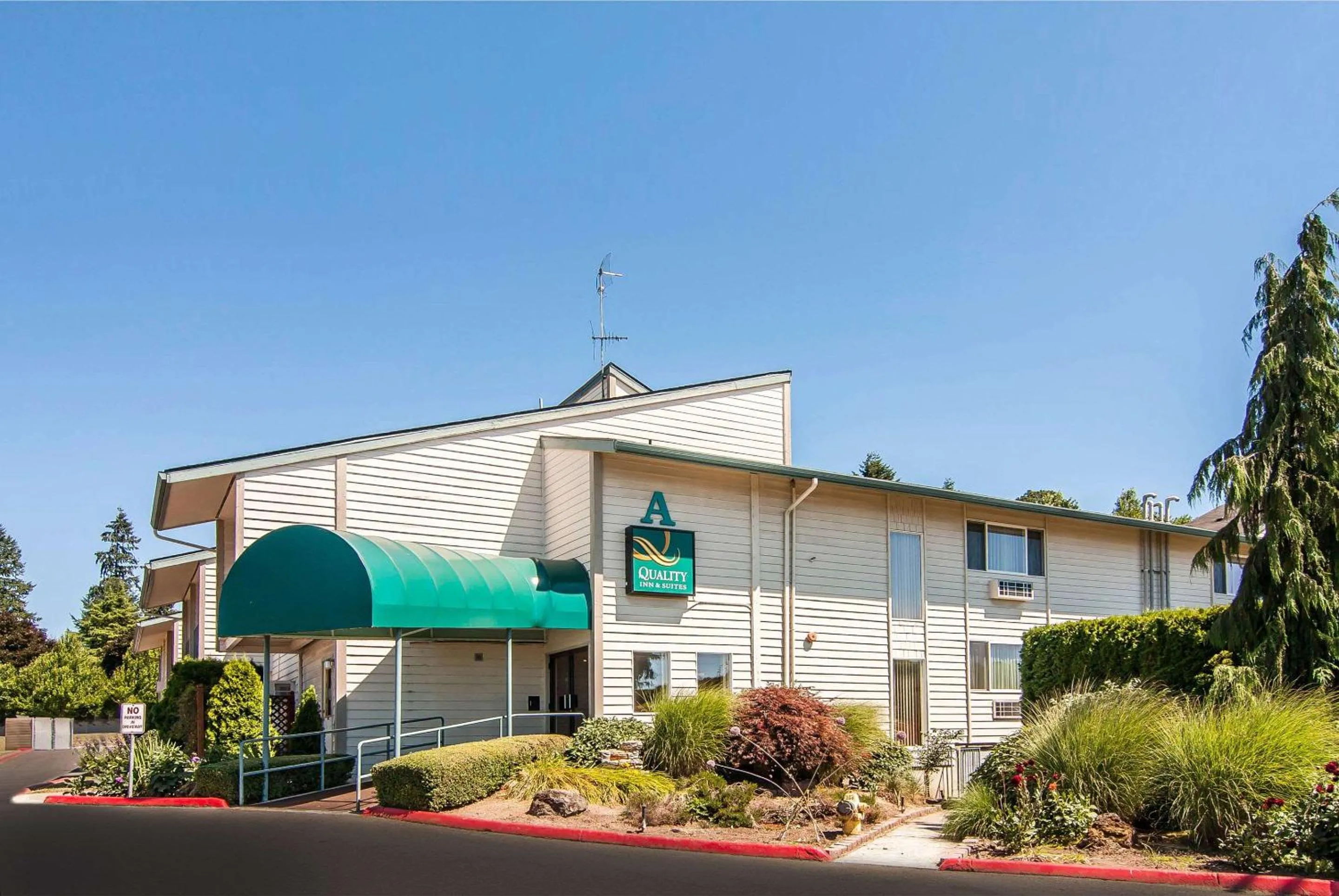 Property building in Quality Inn & Suites Vancouver - Hazel Dell