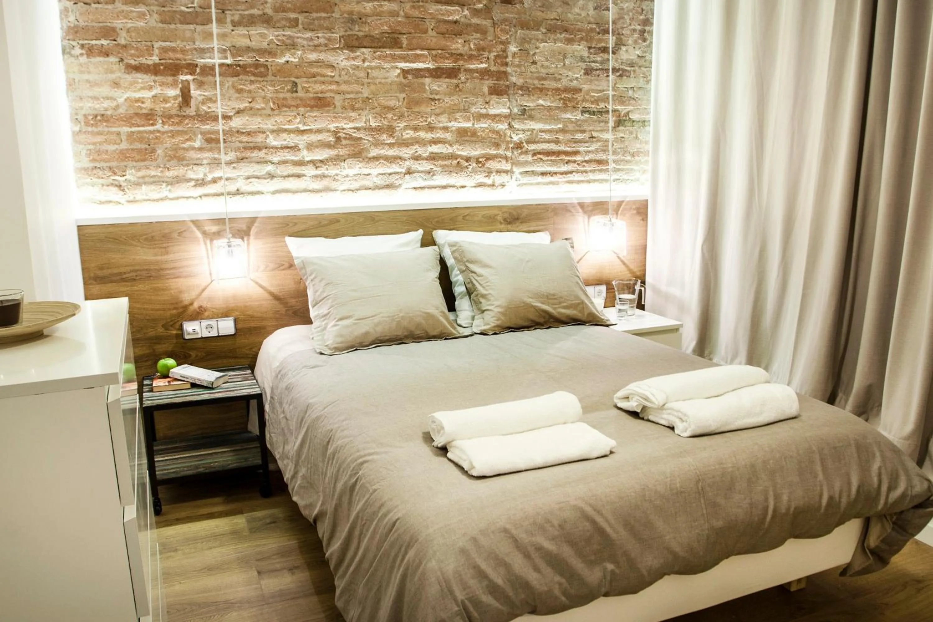 Photo of the whole room, Bed in Cien