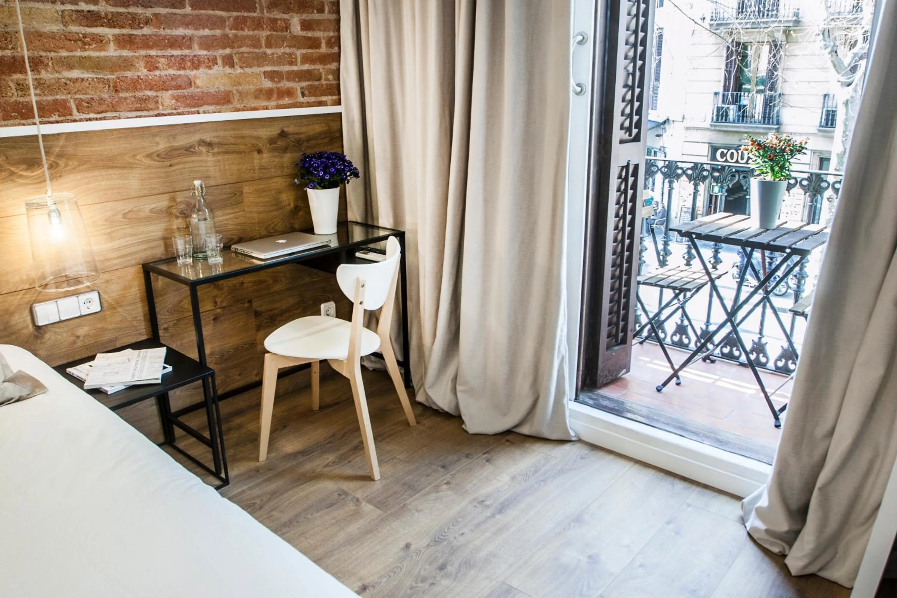 Bedroom, Bed in Cien