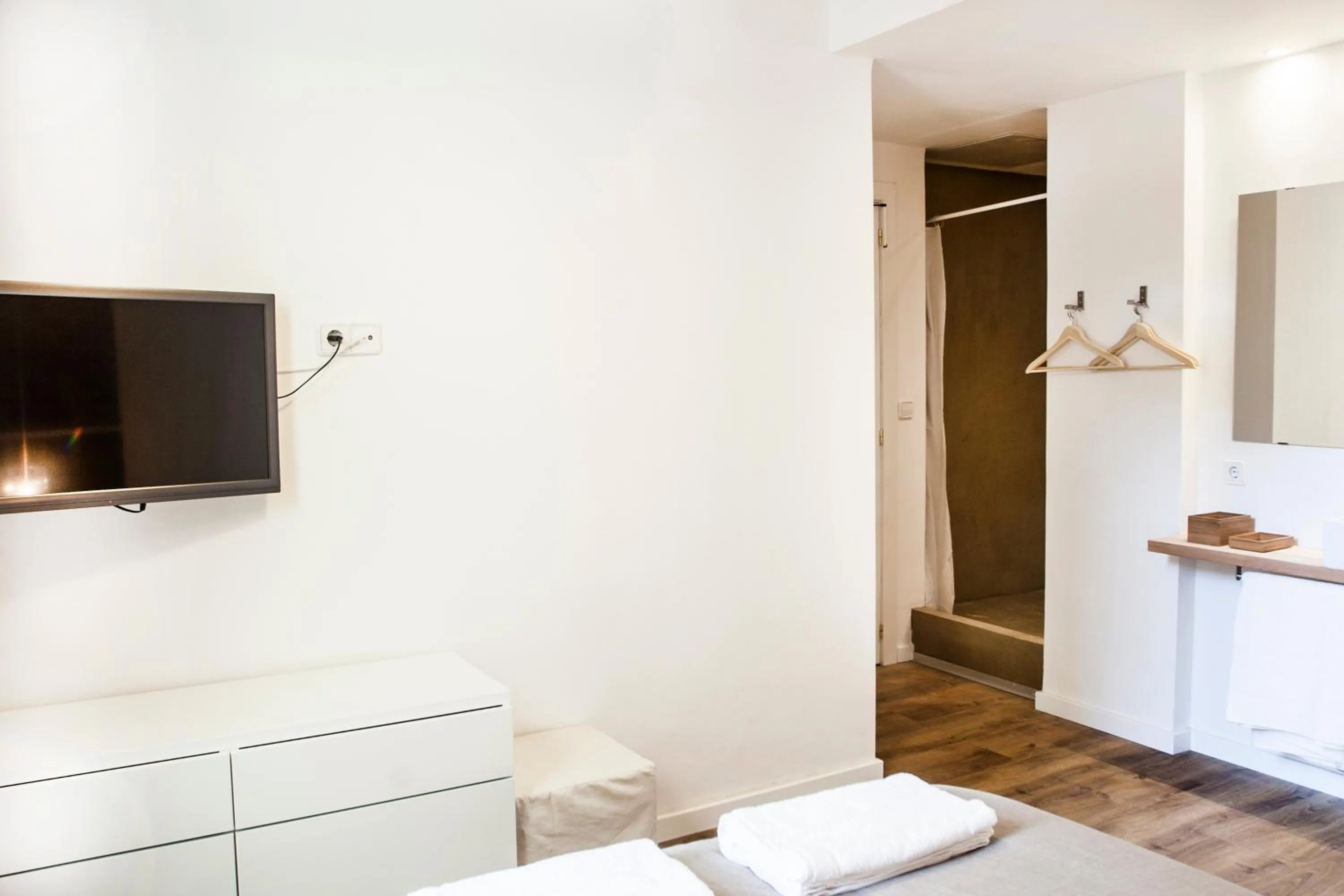 TV and multimedia, Bed in Cien