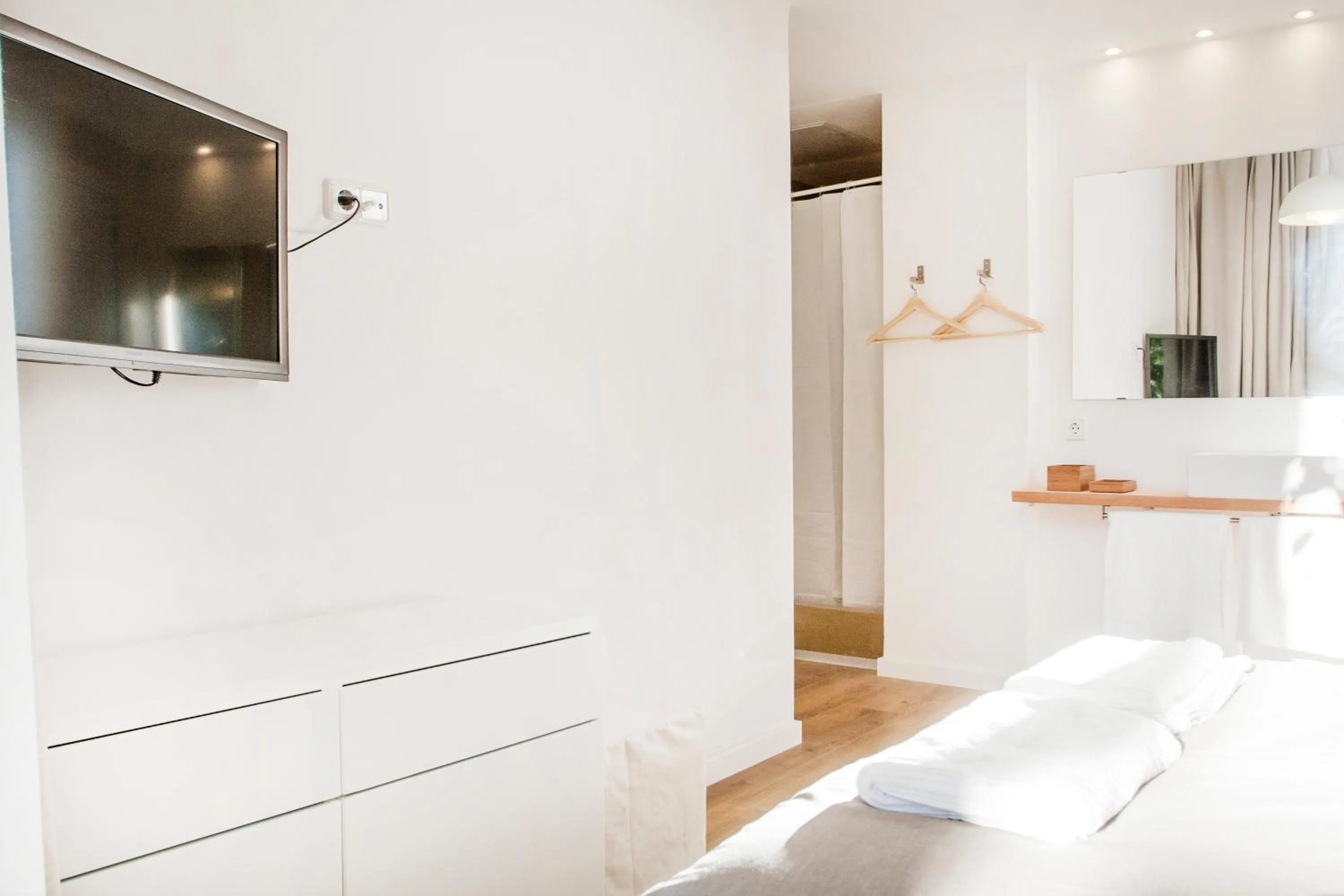 TV and multimedia, Bed in Cien