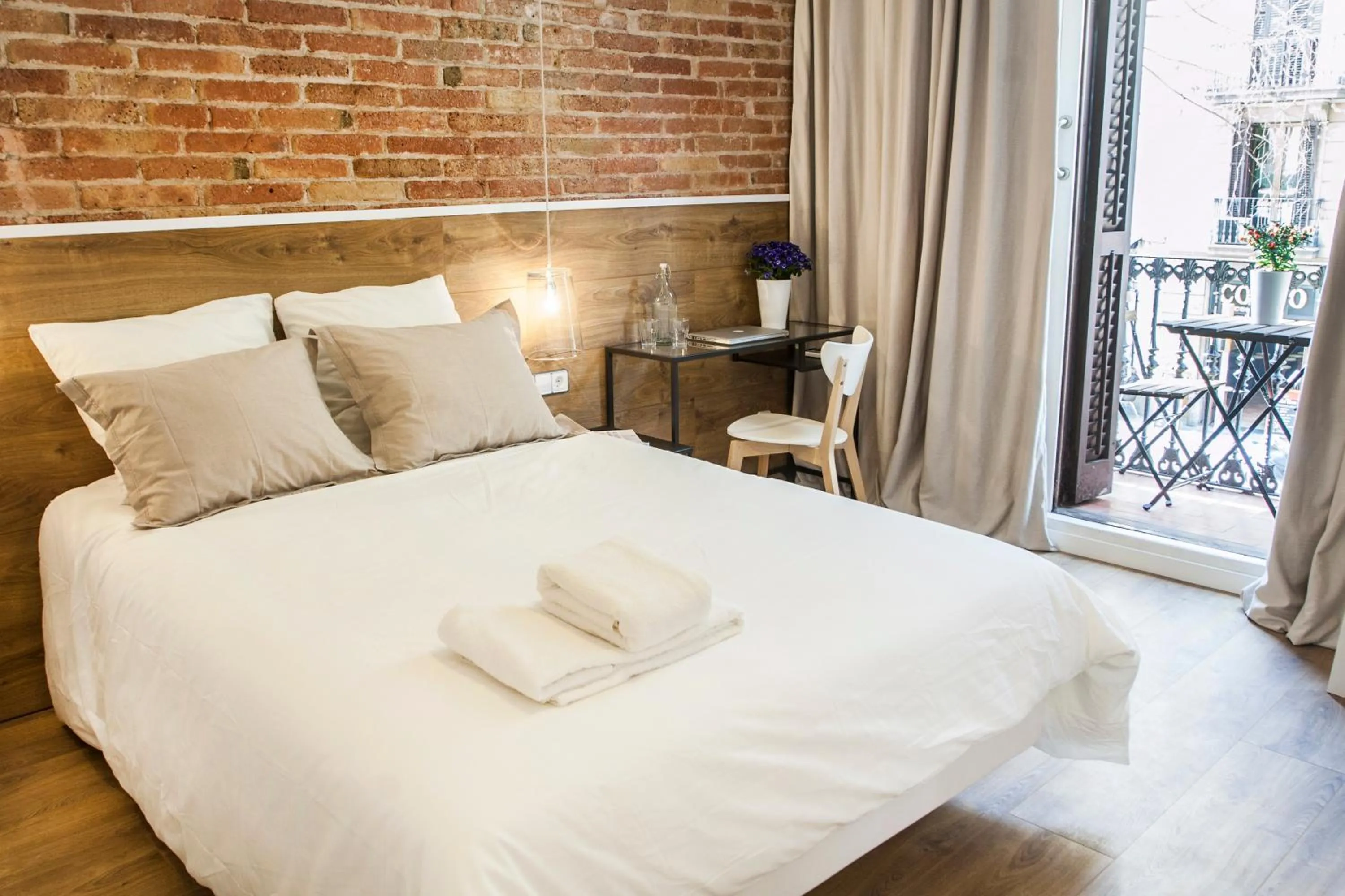 Bedroom, Bed in Cien