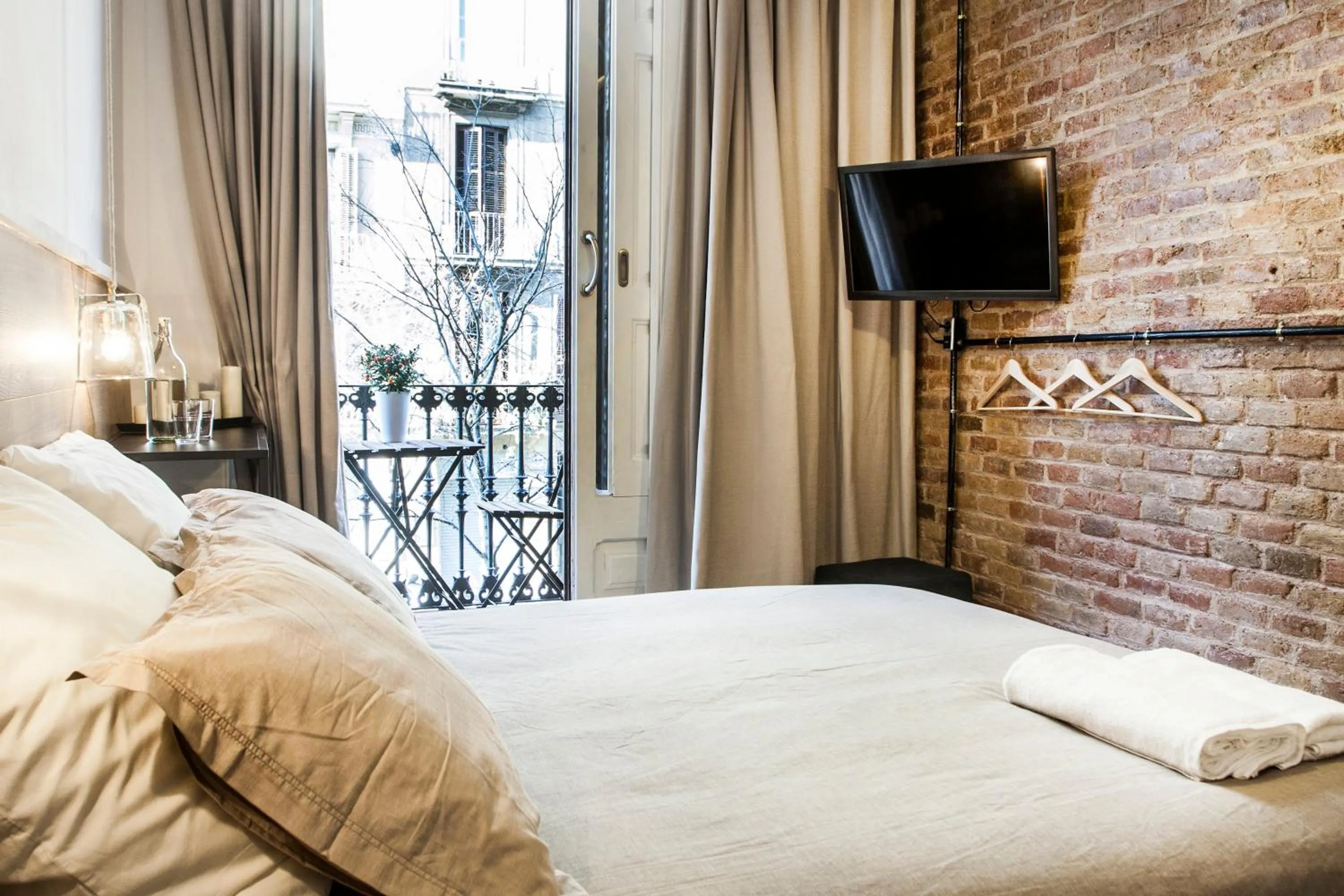 Bedroom, Bed in Cien