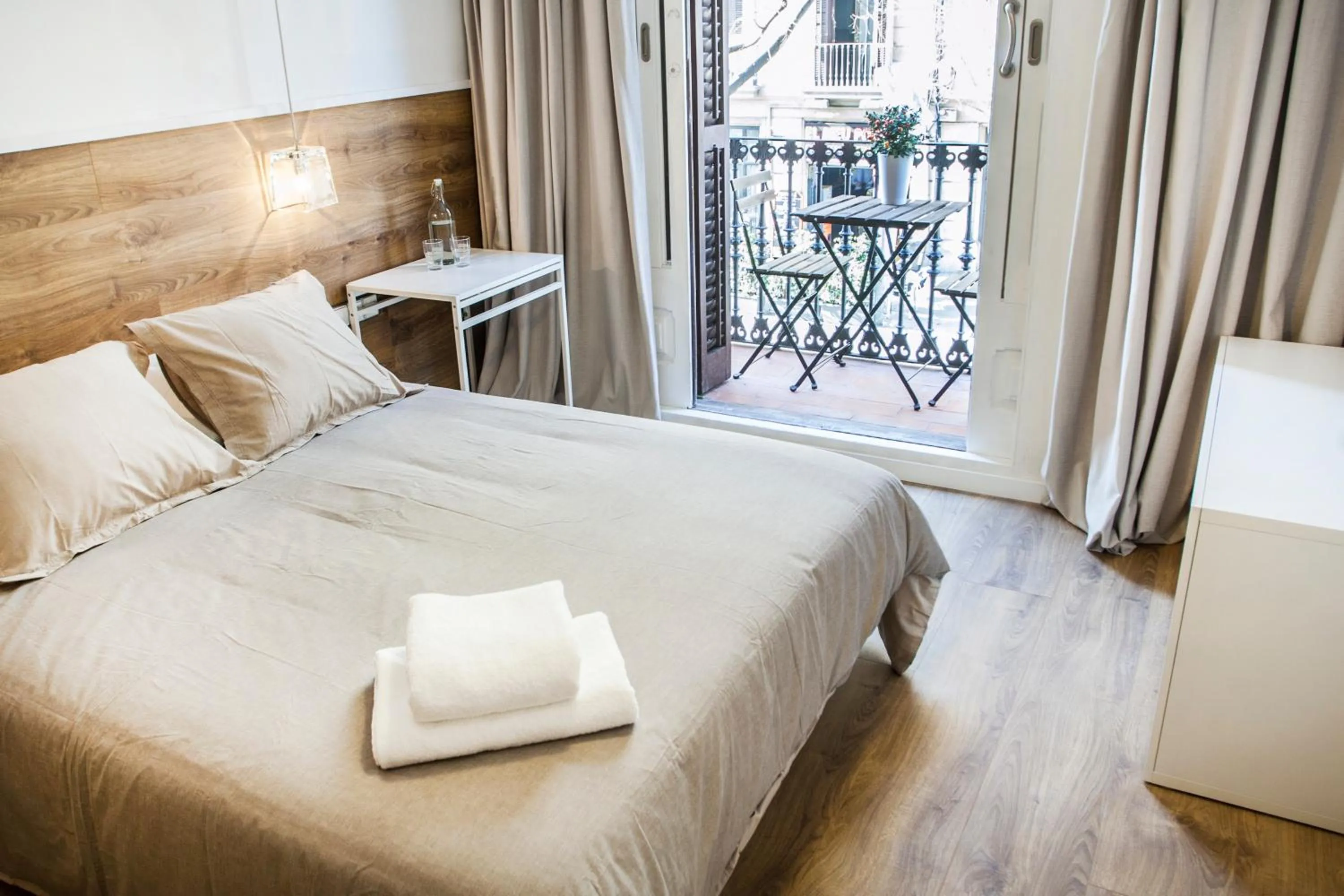 Bedroom, Bed in Cien