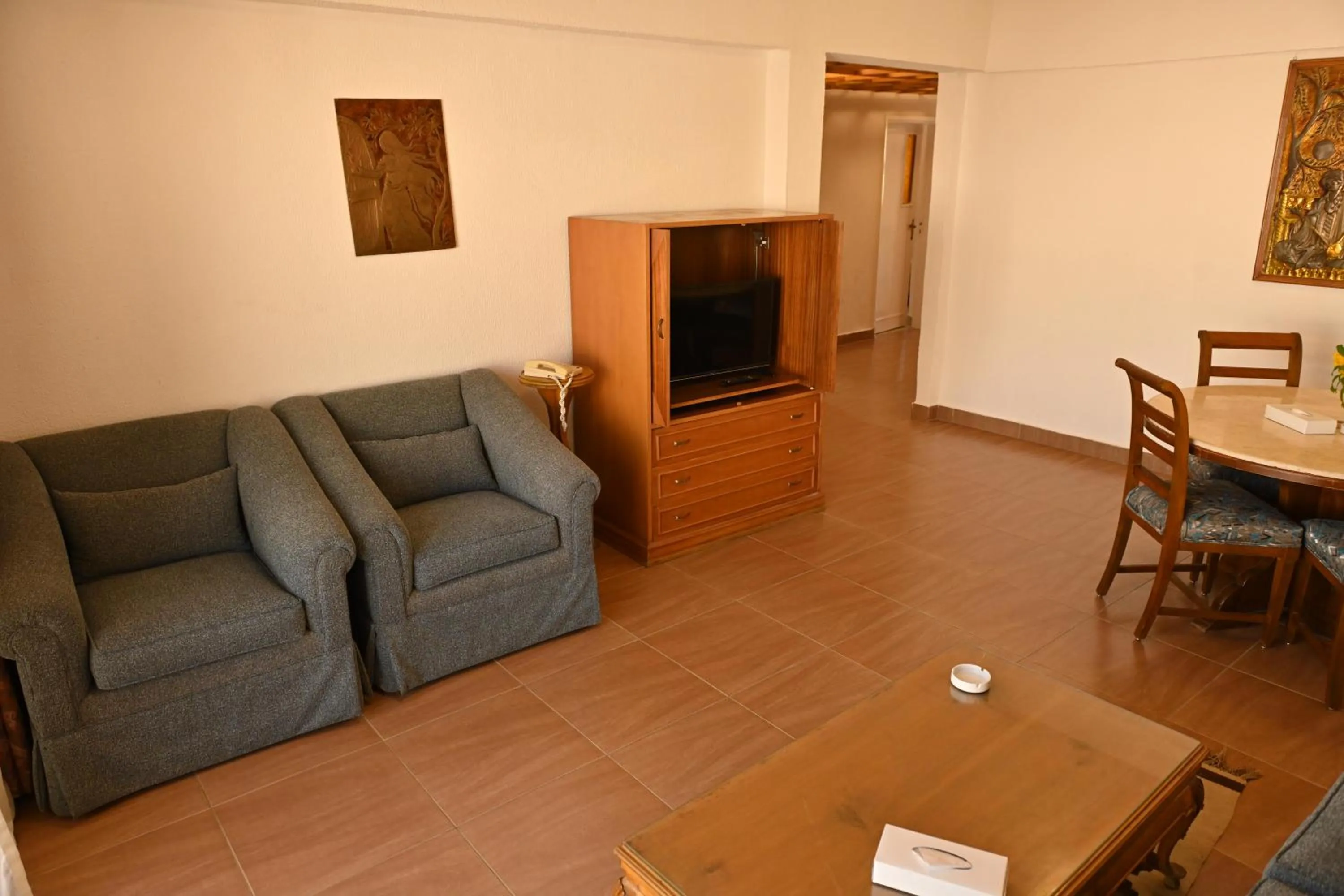 Living room in Turquoise Beach Hotel