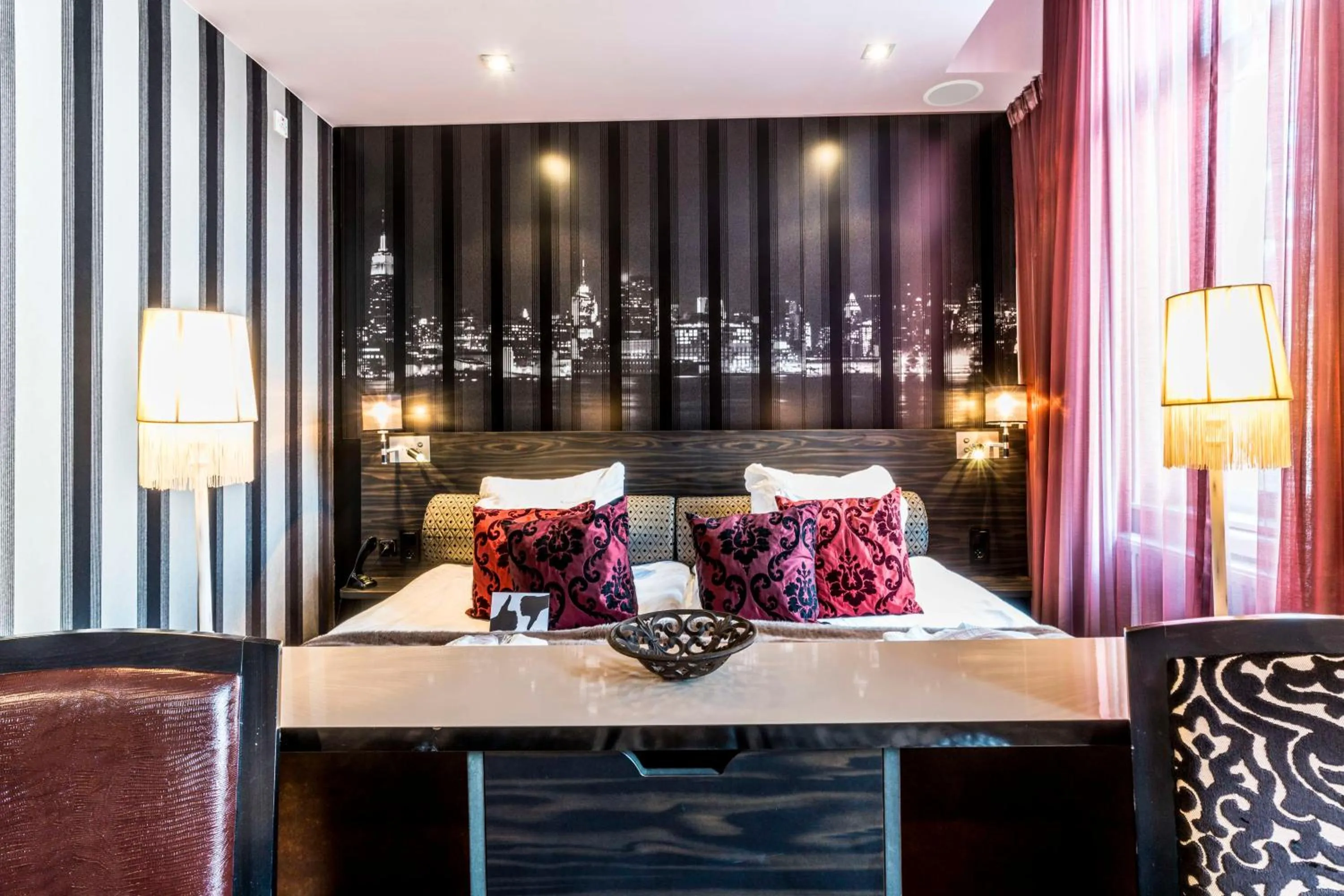 Bedroom, Bed in Scandic Stora Hotellet