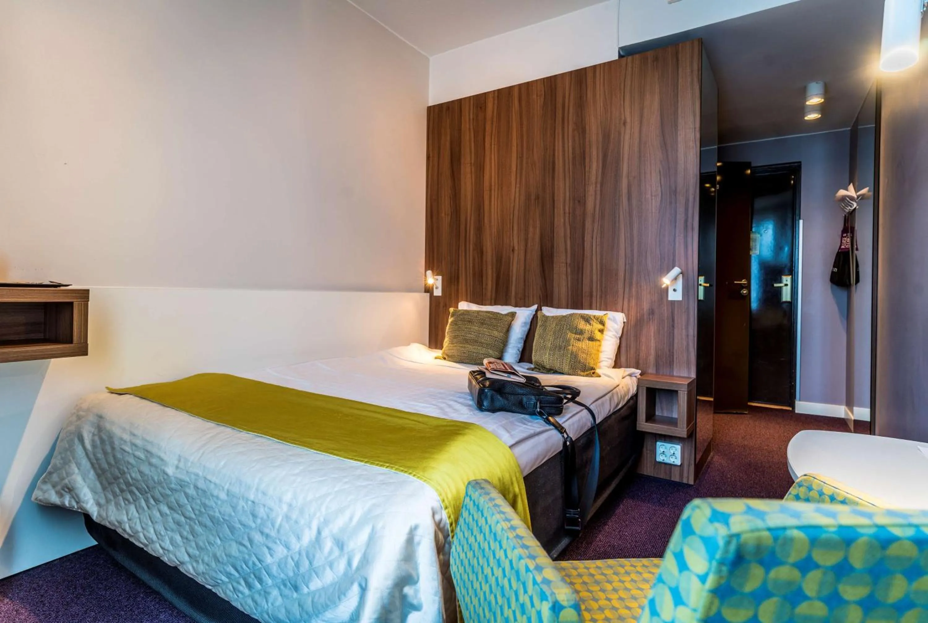 Bedroom, Bed in Scandic Stora Hotellet