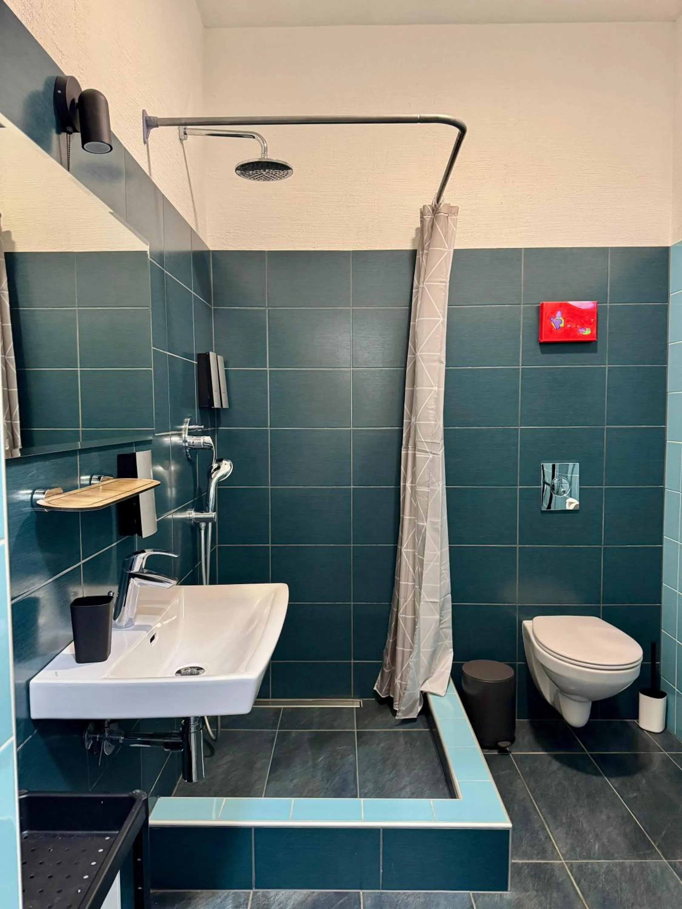 Shower in Zeit Hotel