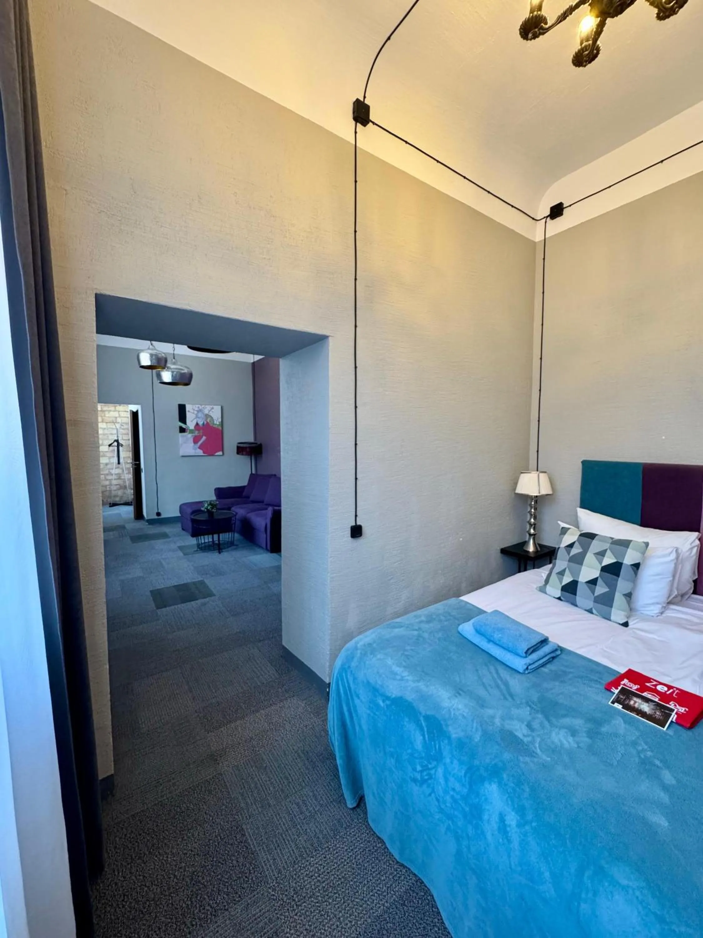 Photo of the whole room, Bed in Zeit Hotel