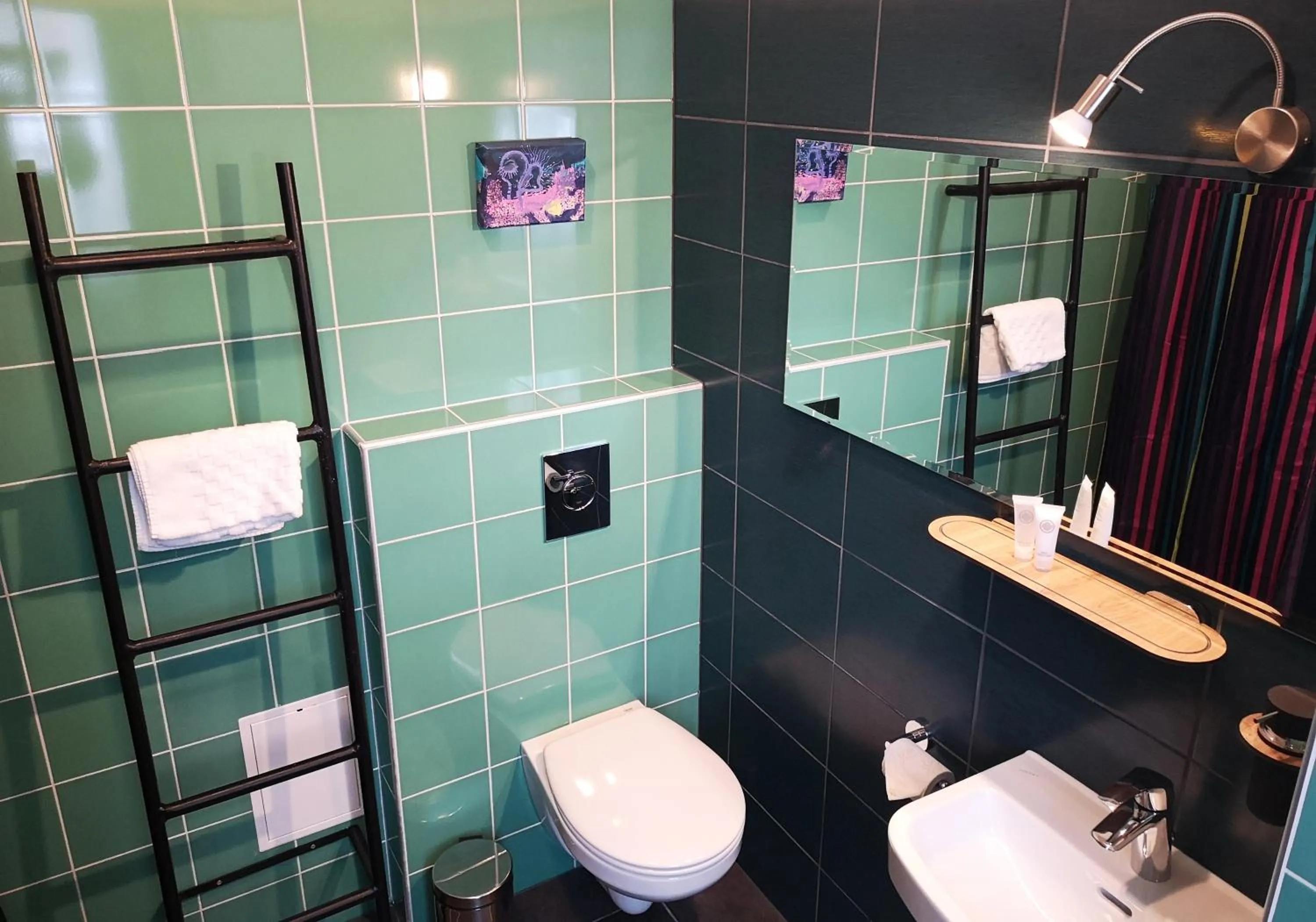 Toilet in Zeit Hotel