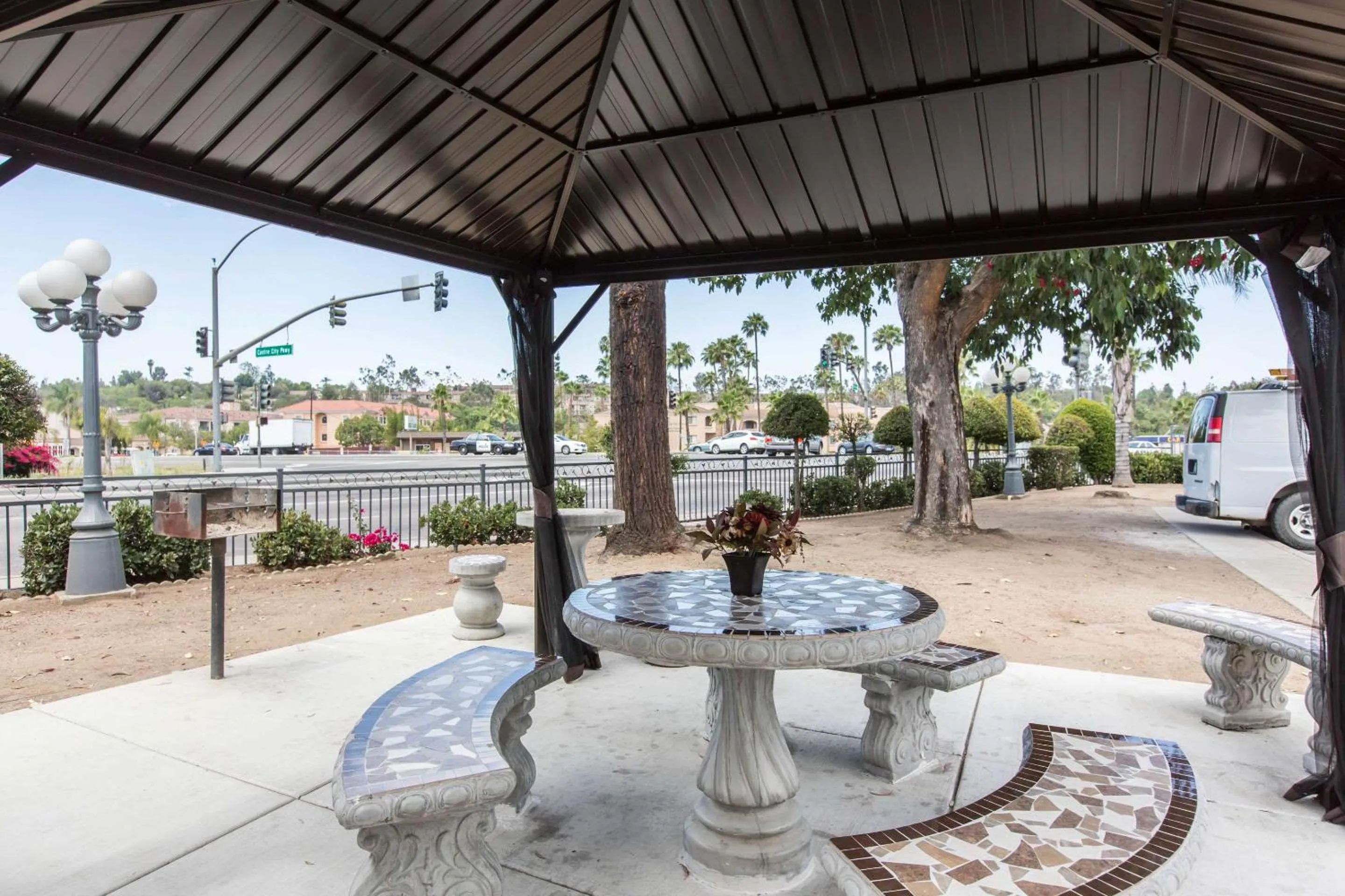 Property building in Rodeway Inn Escondido Downtown