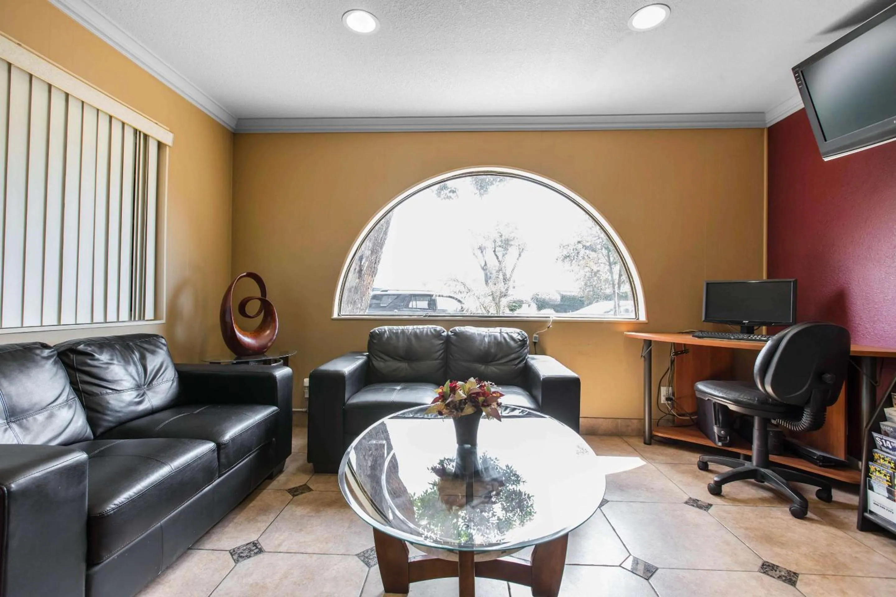 Lobby or reception in Rodeway Inn Escondido Downtown