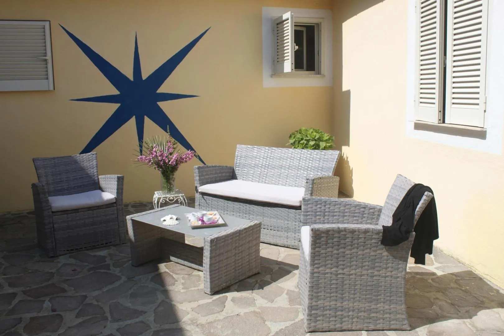 Property building in Camere Dieci Maggio