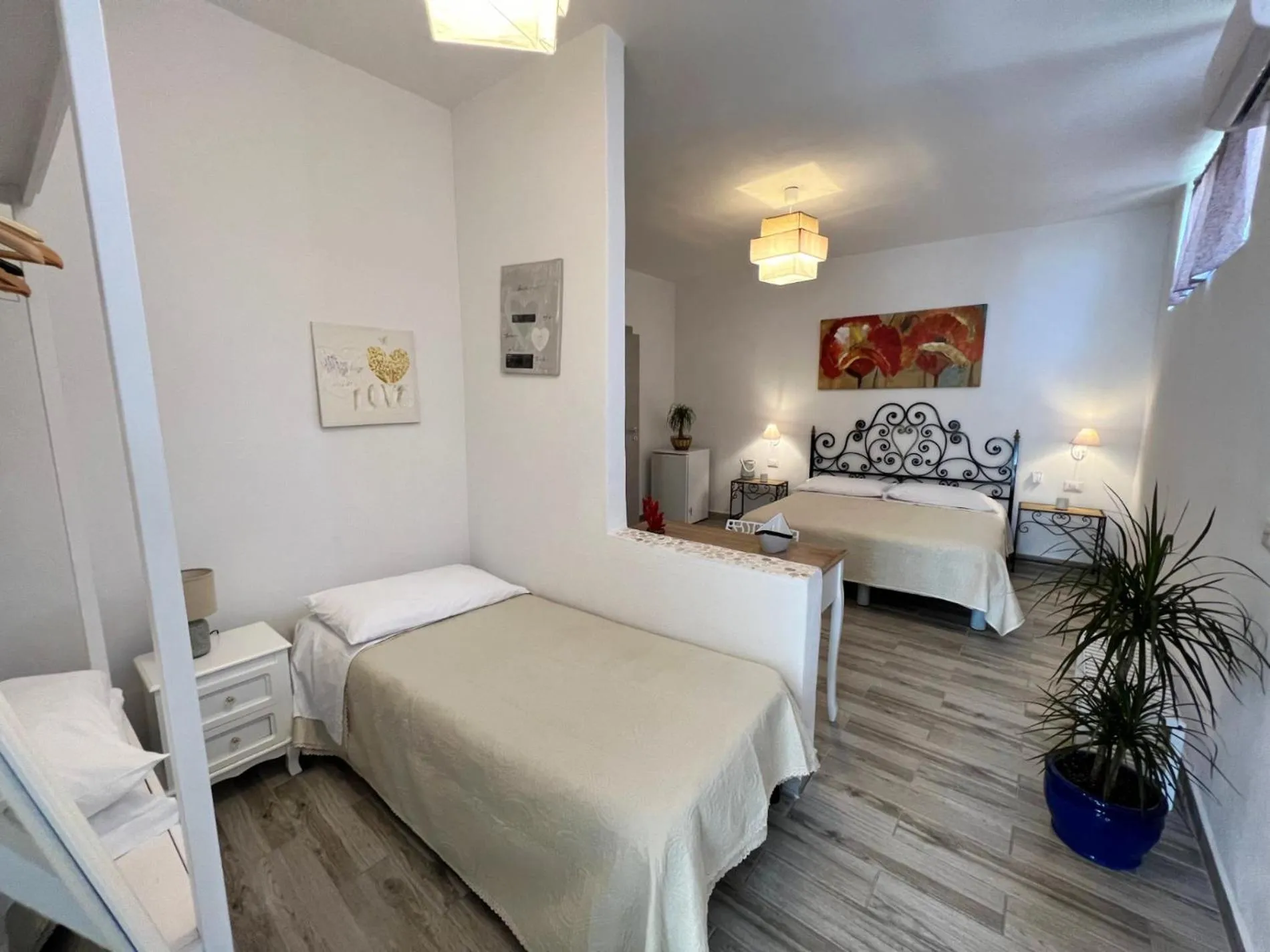 Restaurant/places to eat in Camere Dieci Maggio