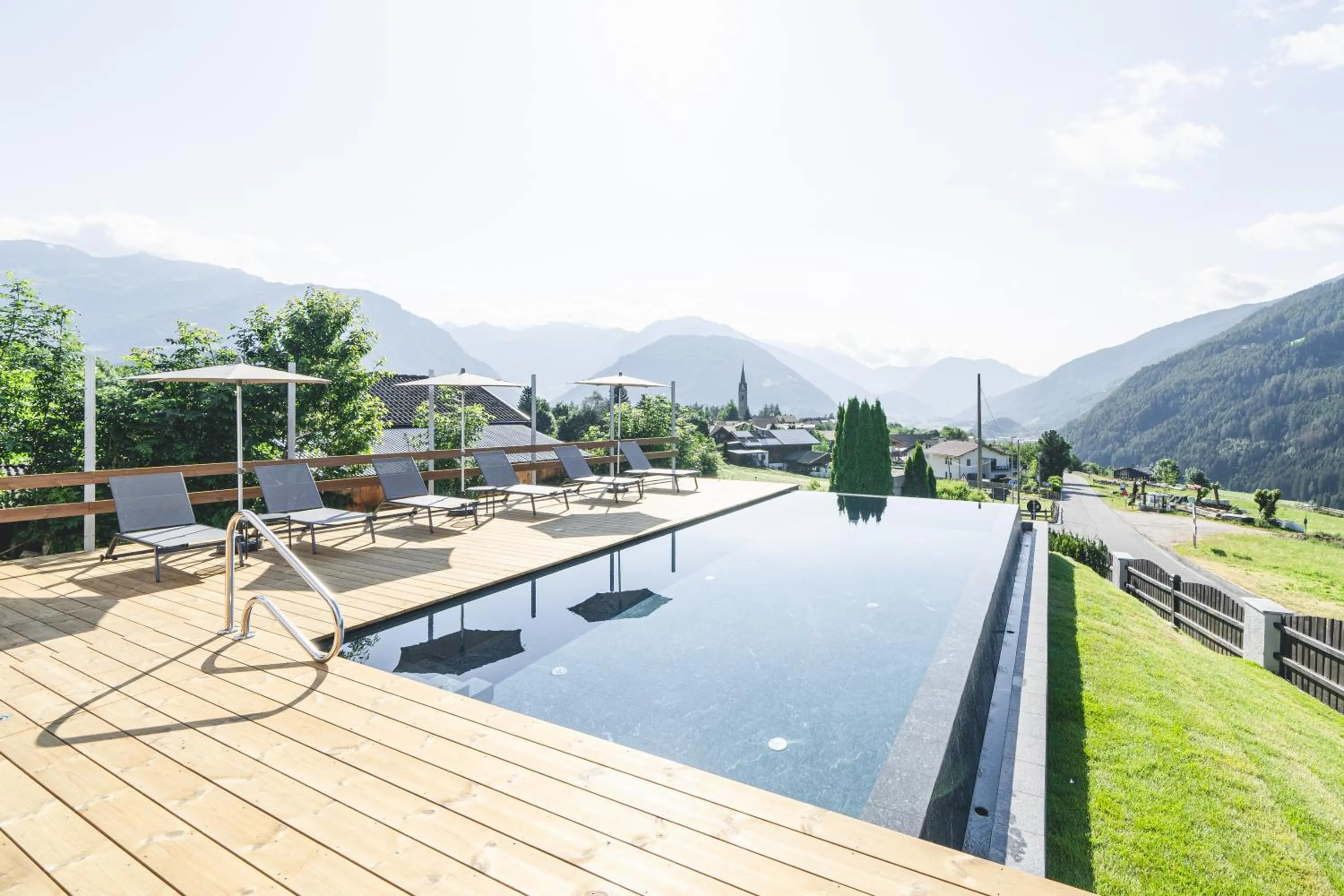 Swimming pool in Hotel Lahnerhof
