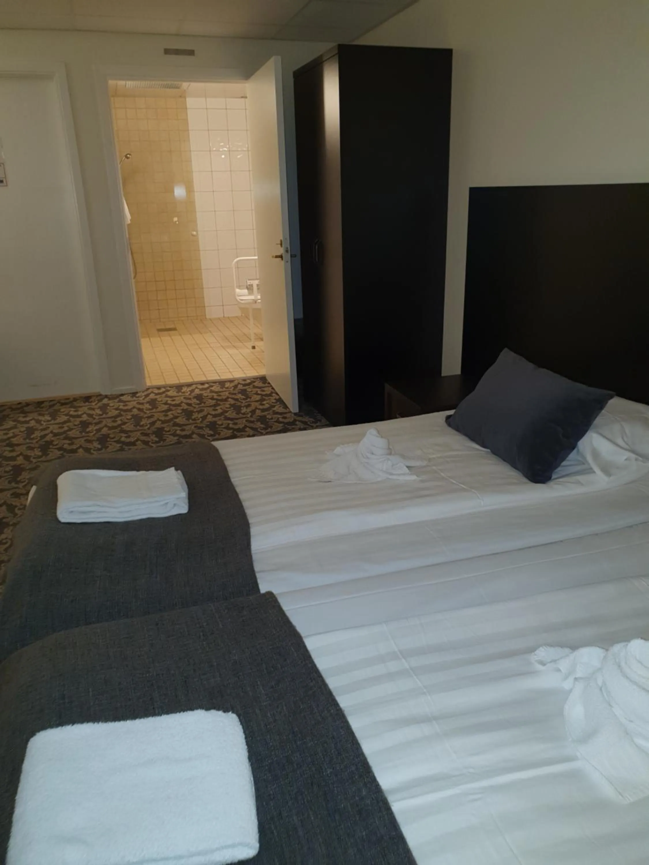 Bedroom, Bed in Ariston Hotell