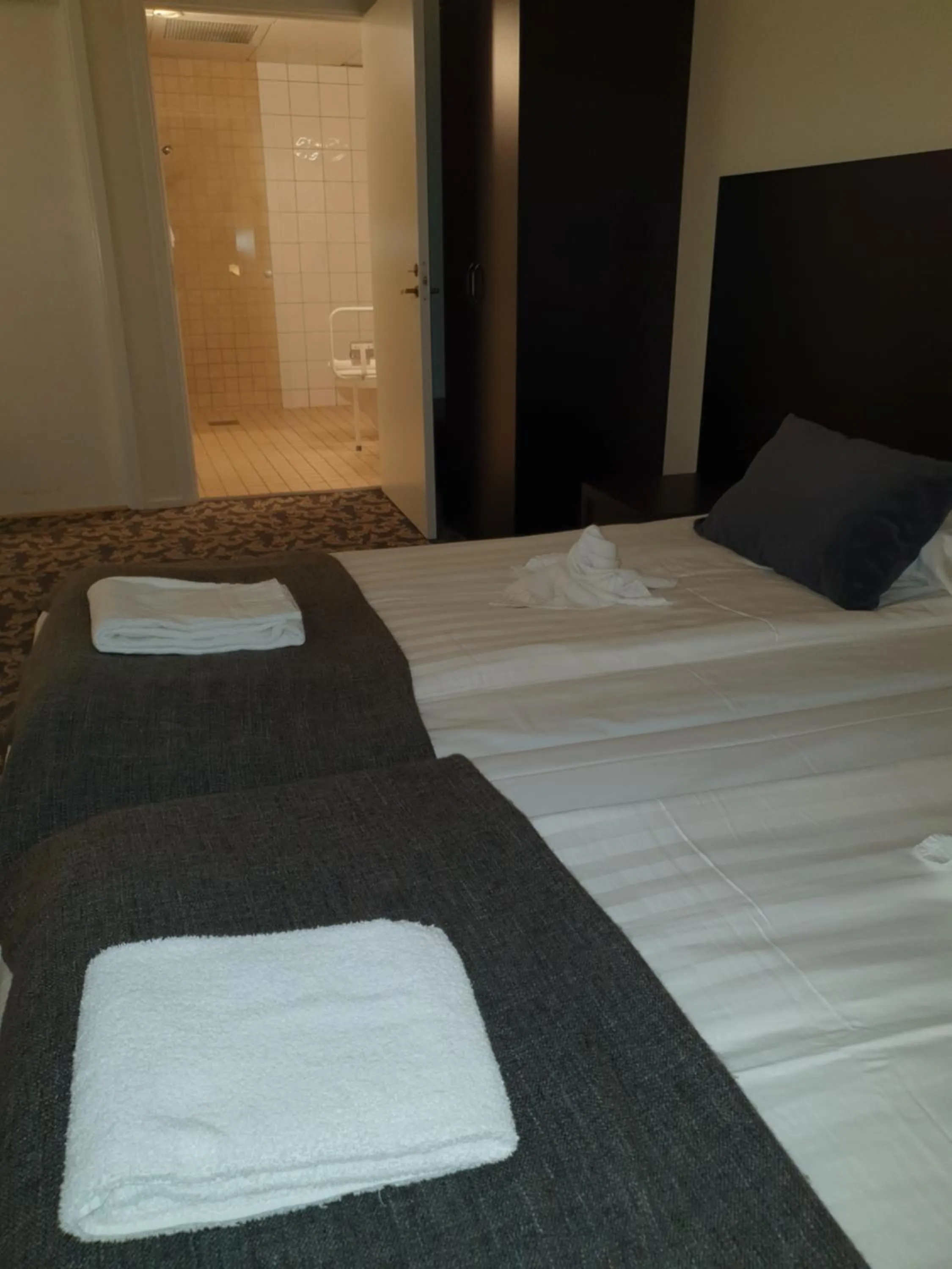 Bedroom, Bed in Ariston Hotell