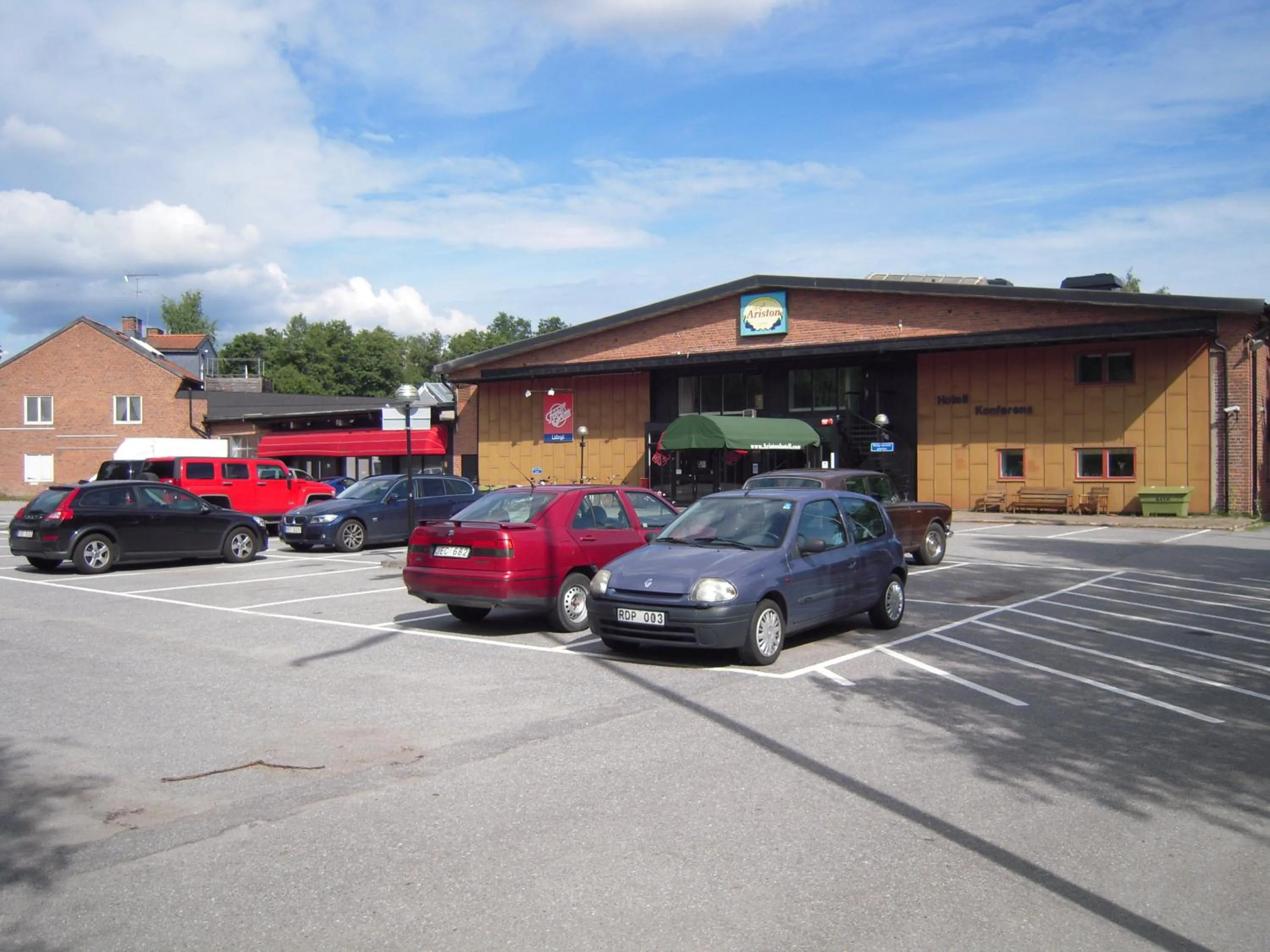 Facade/entrance in Ariston Hotell