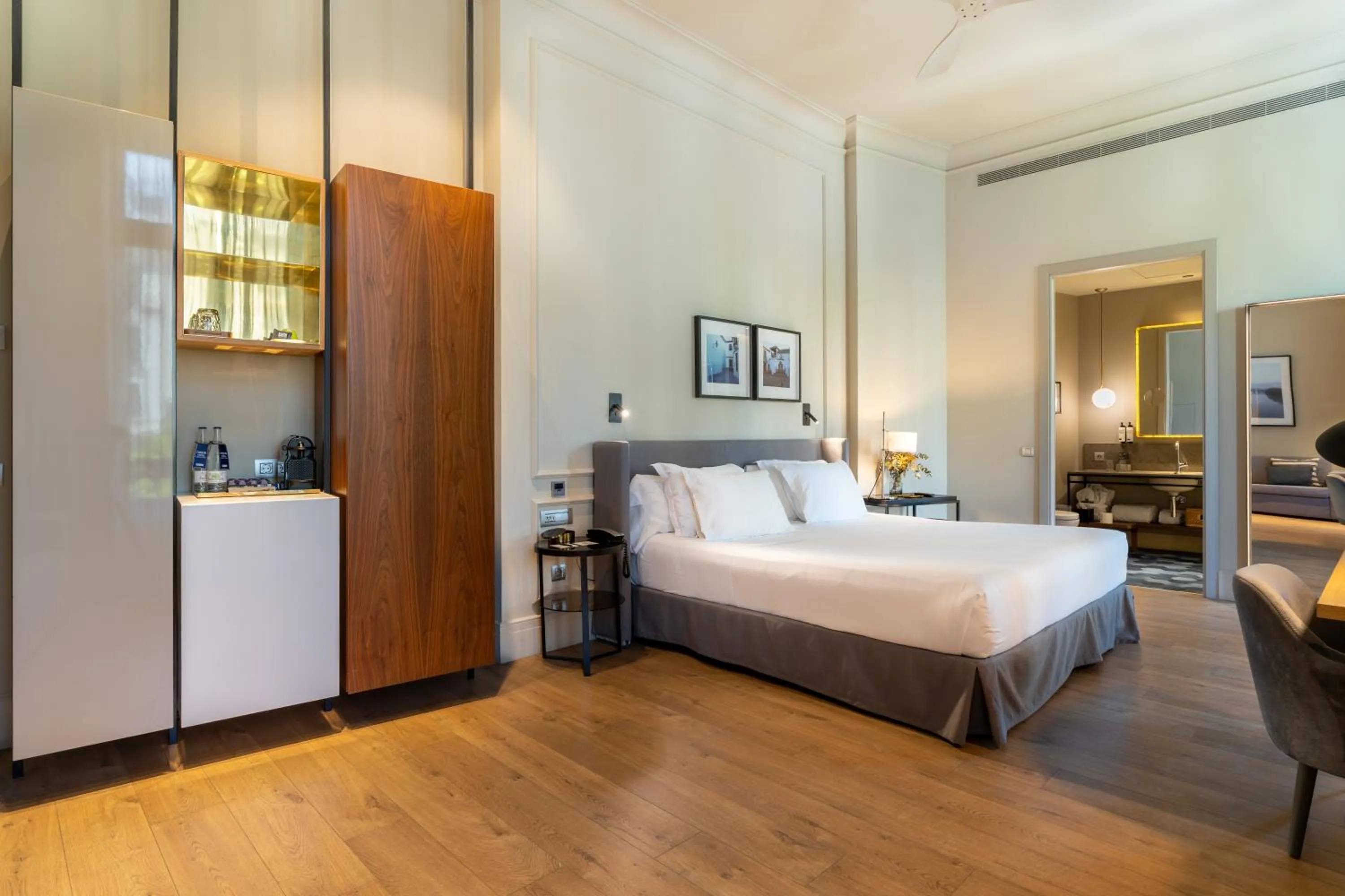 Bed in H10 Palacio Colomera