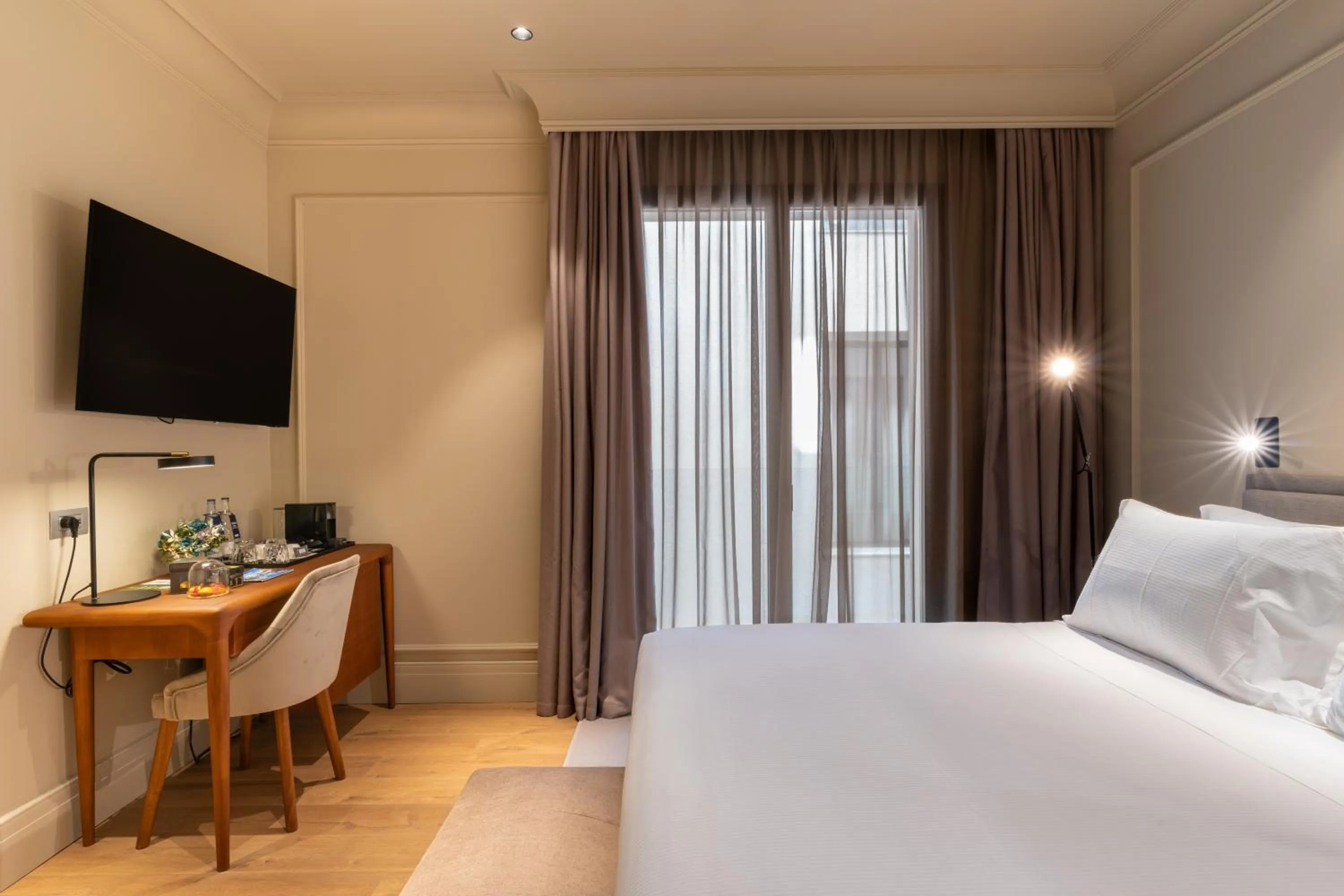 Bed in H10 Palacio Colomera