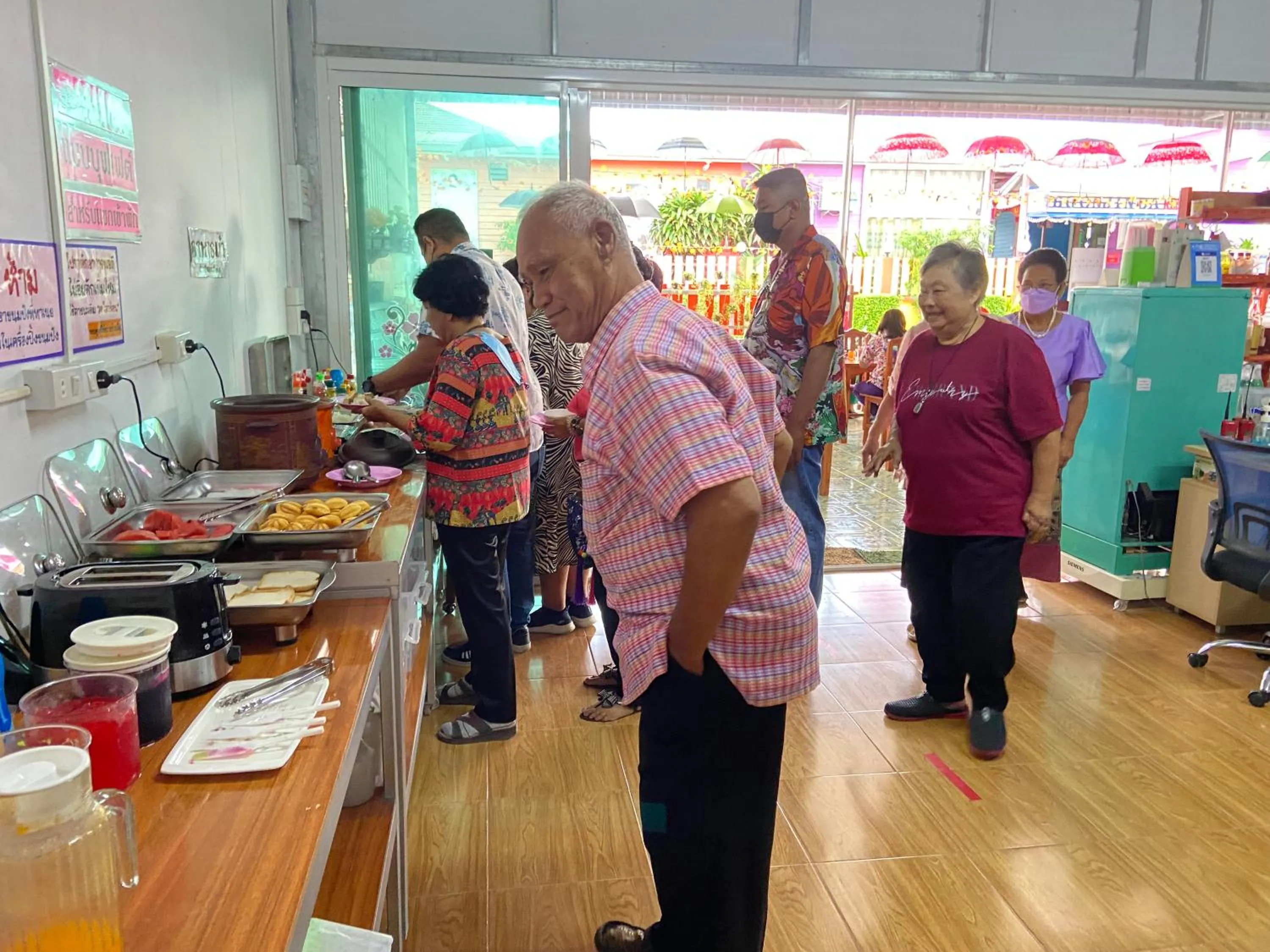 Food and drinks in บุญจินดา รีสอร์ท