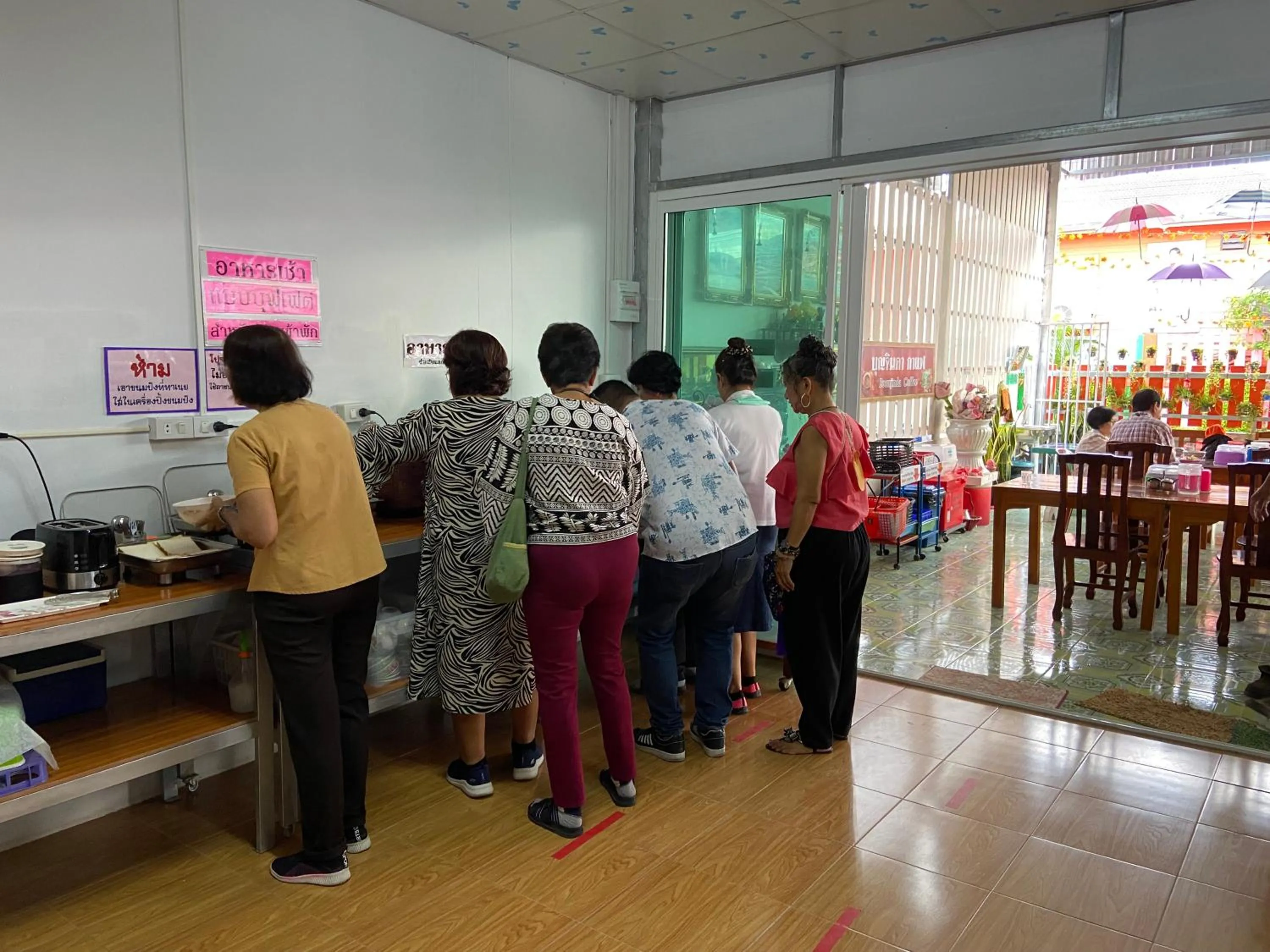 Restaurant/places to eat in บุญจินดา รีสอร์ท