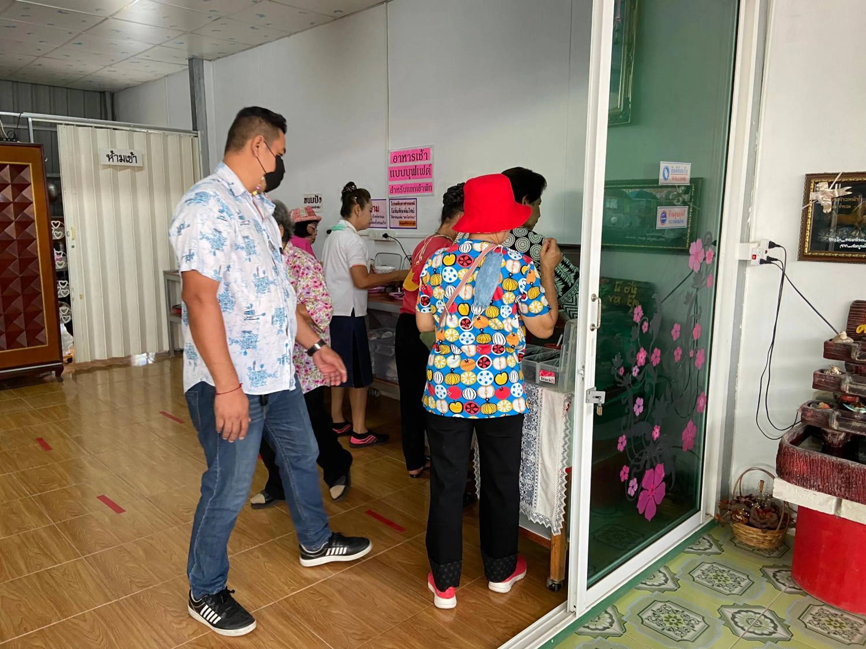 Restaurant/places to eat in บุญจินดา รีสอร์ท