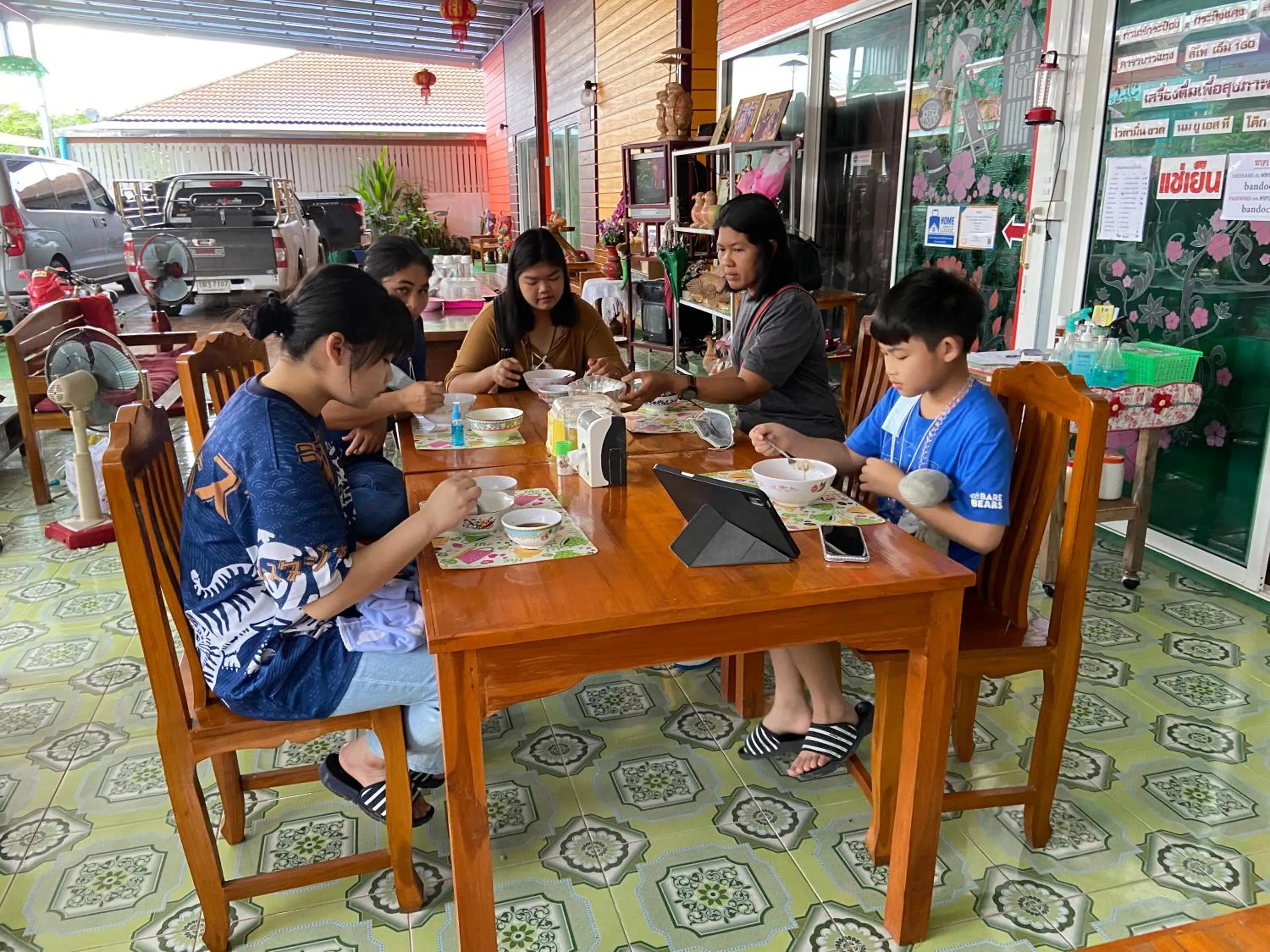 Restaurant/places to eat in บุญจินดา รีสอร์ท