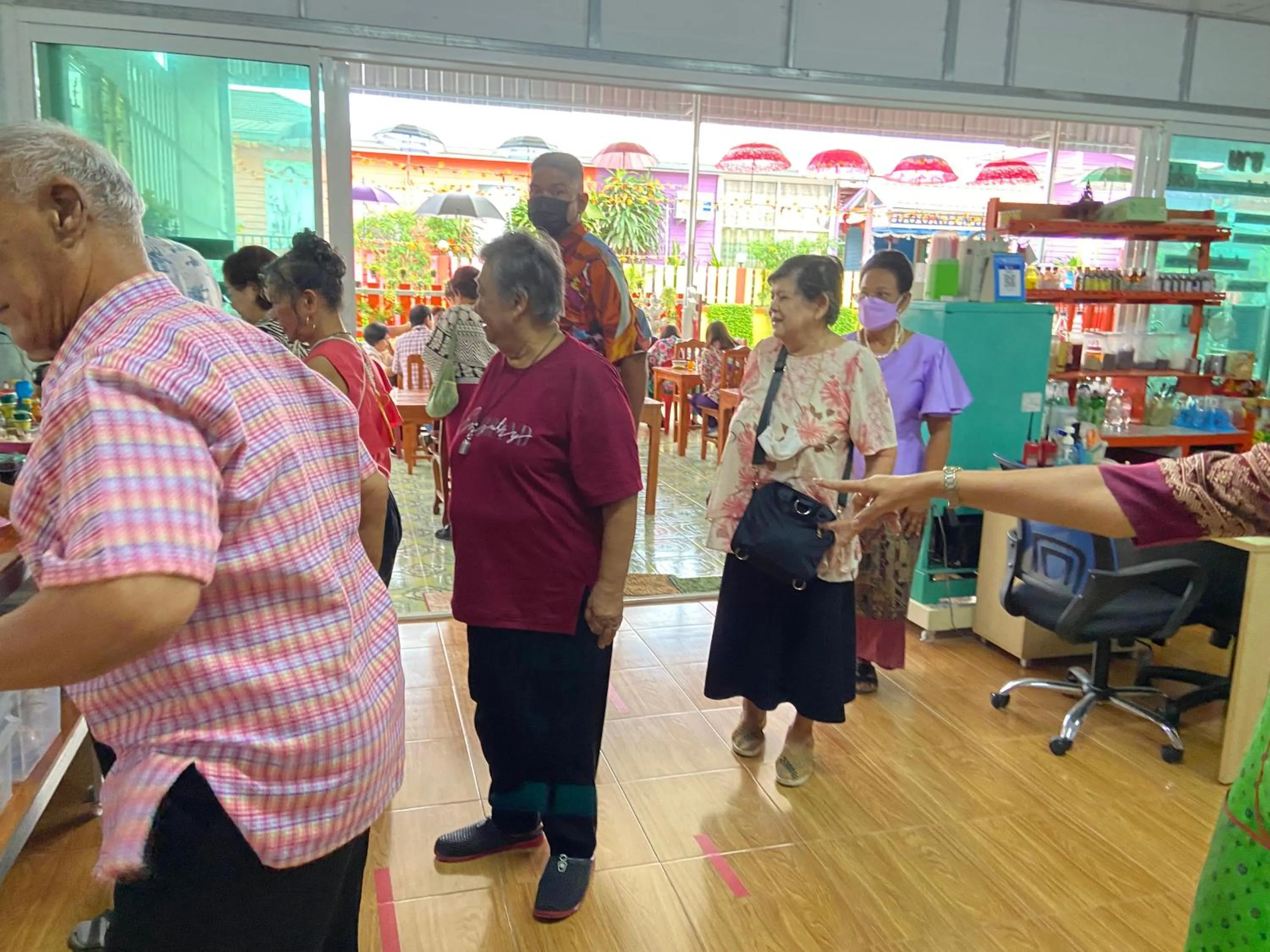 Restaurant/places to eat in บุญจินดา รีสอร์ท