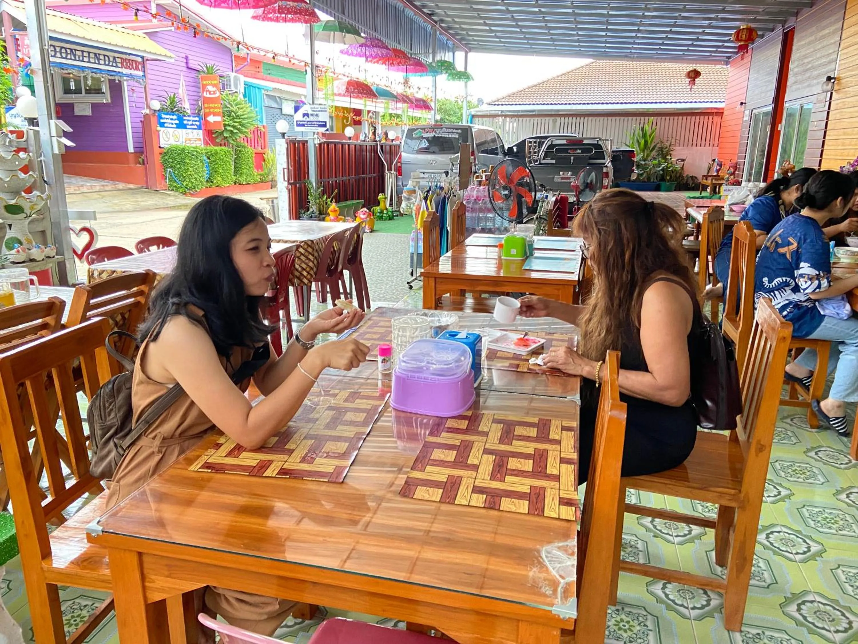 Restaurant/places to eat in บุญจินดา รีสอร์ท